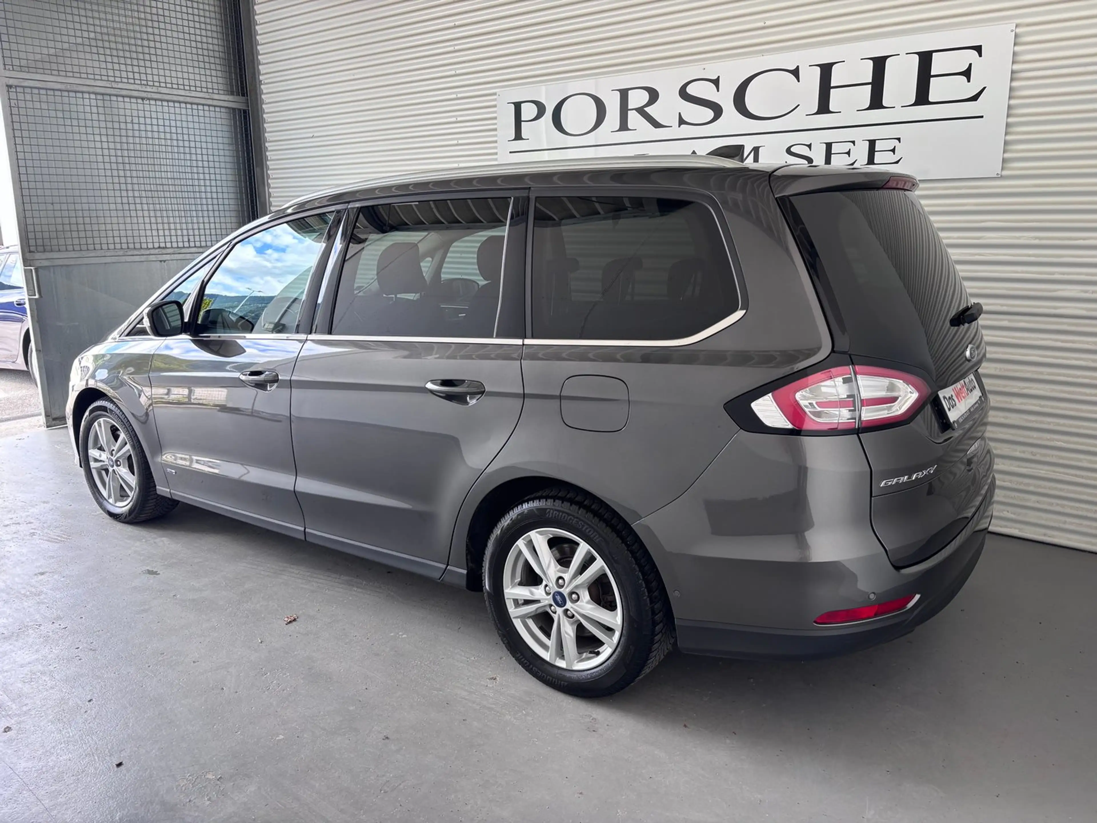 Ford Galaxy 2,0 EcoBlue SCR AWD Titanium Aut. — photo 4