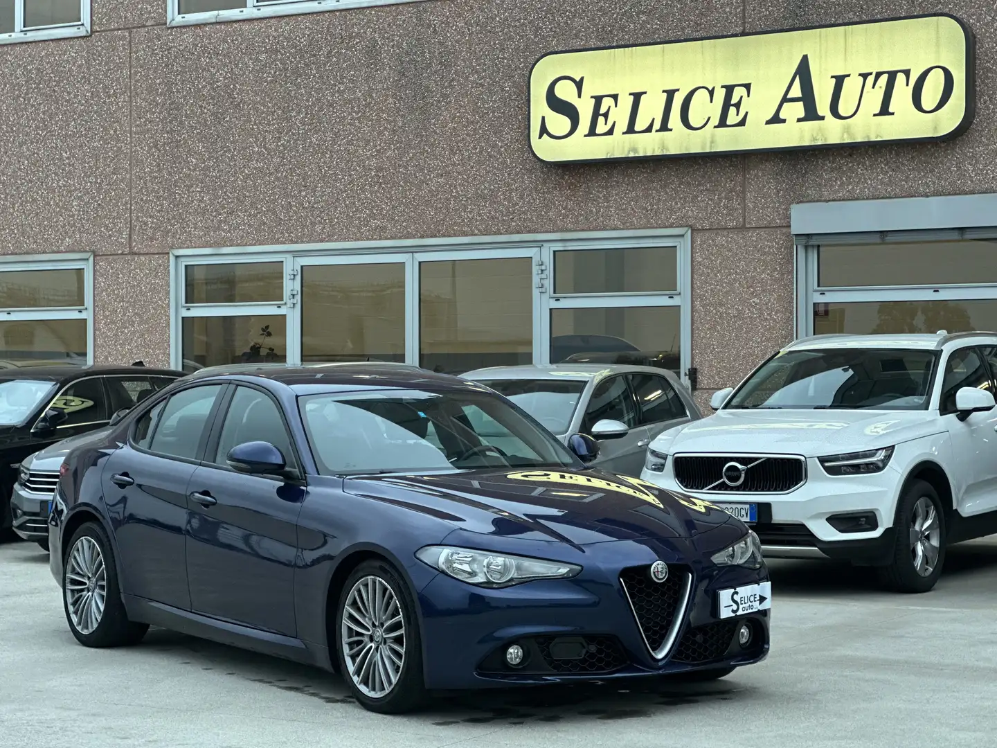 Alfa Romeo Giulia 2.2 t Business Launch Edition 150cv - 1