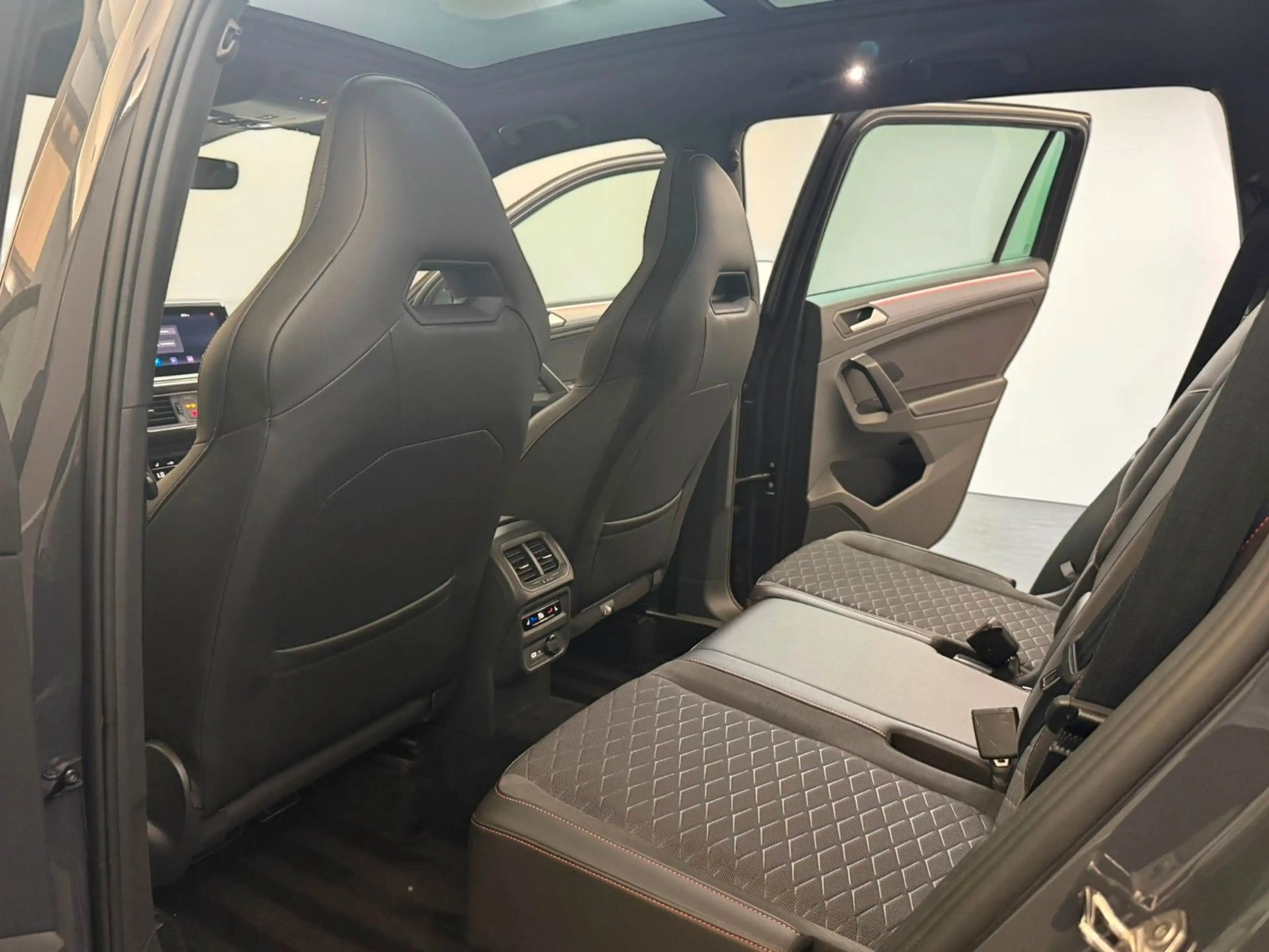 SEAT Tarraco FR 4Drive PANO*STHZ*LED*WIDE*ACC*KAM*TOP — photo 14