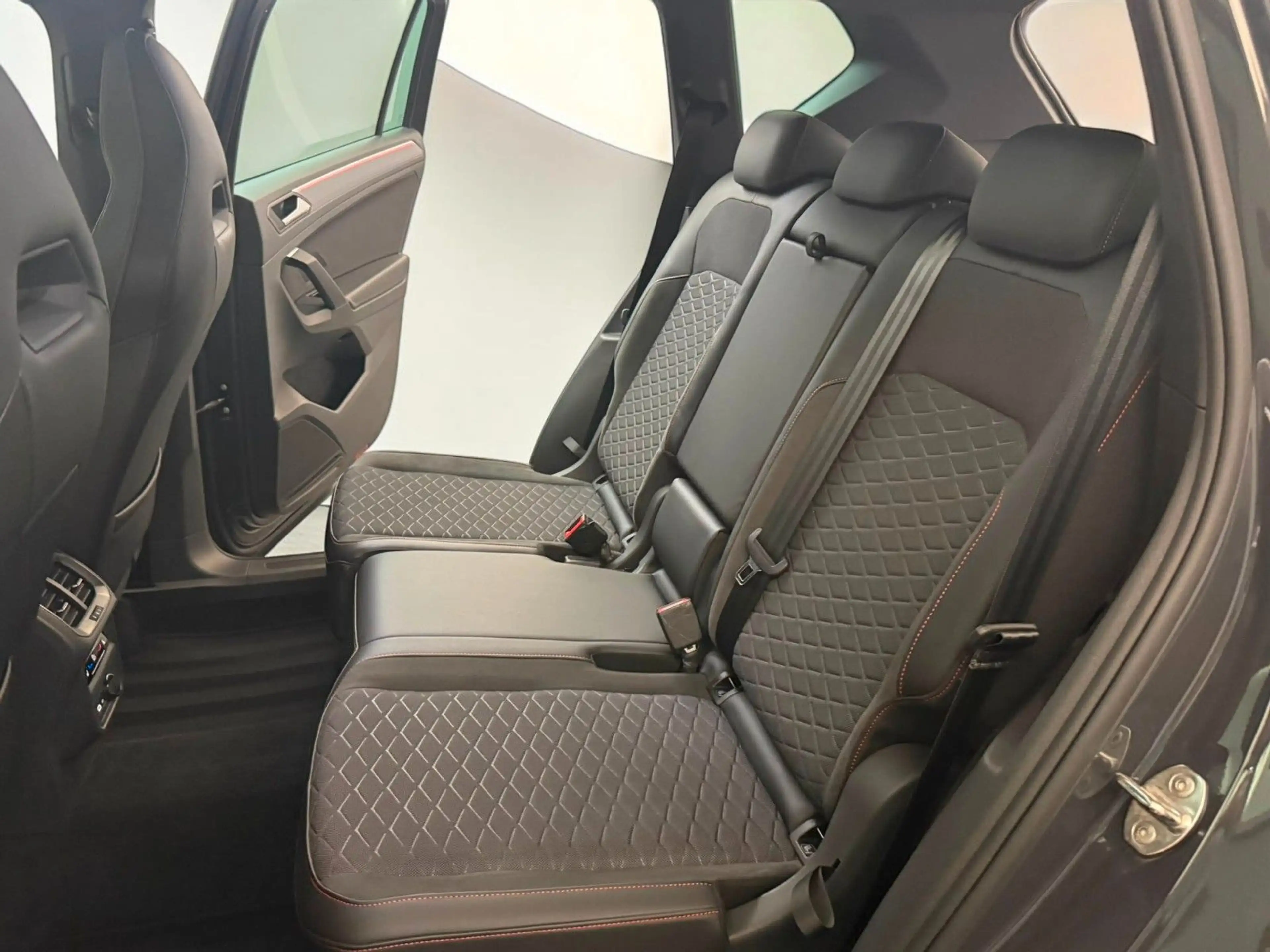SEAT Tarraco FR 4Drive PANO*STHZ*LED*WIDE*ACC*KAM*TOP — photo 15