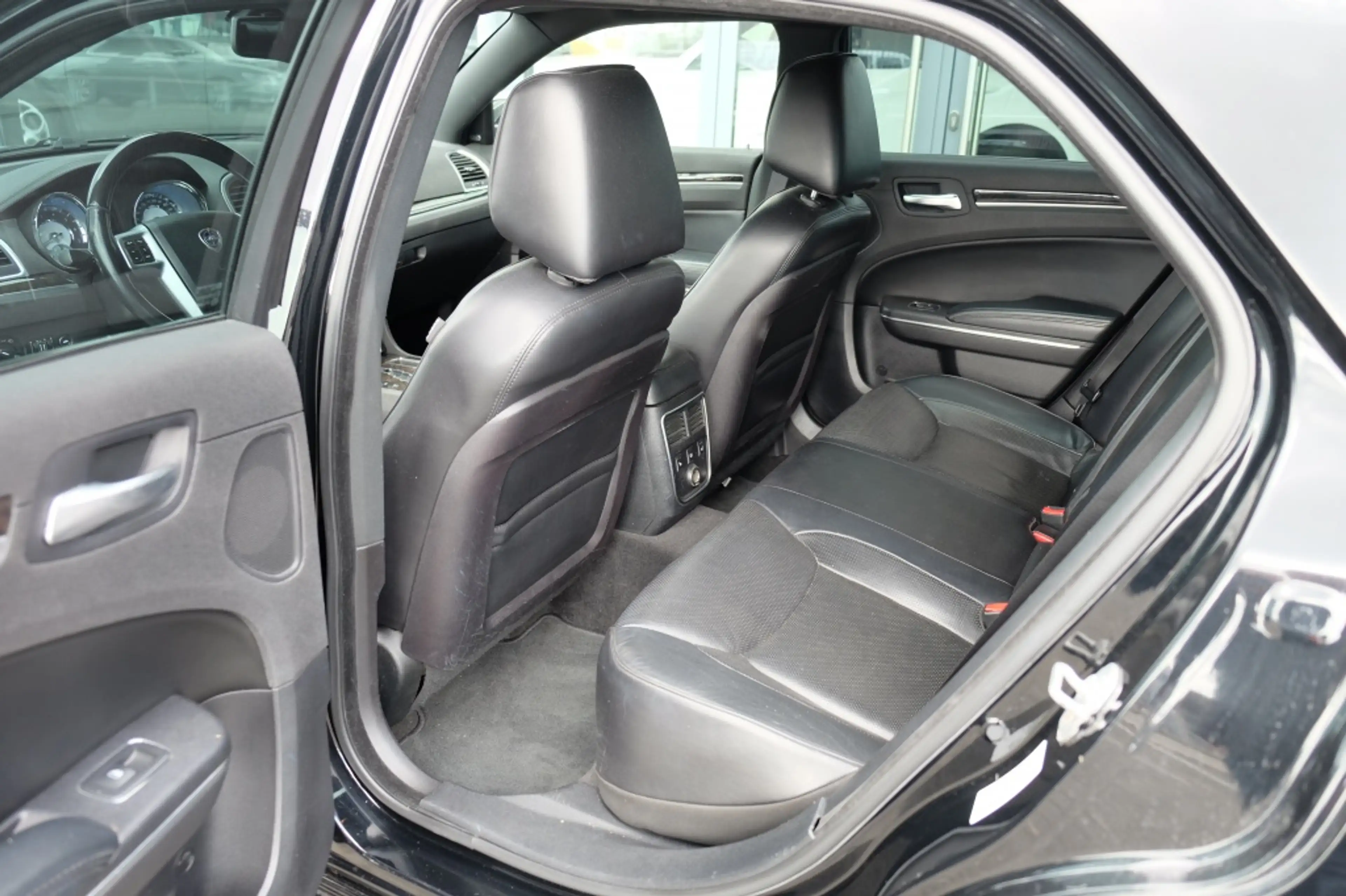 Lancia Thema 3.0 Multijet Plat. — photo 11