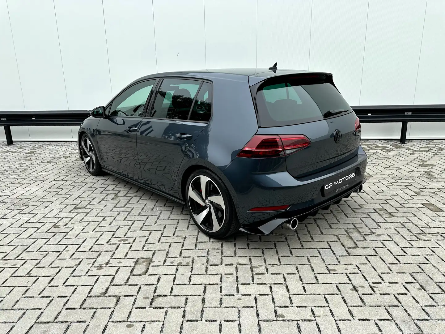 Volkswagen Golf GTI 7.5 PERFORMANCE | SPORTUITLAAT | DARK IRON BLUE siva - 2