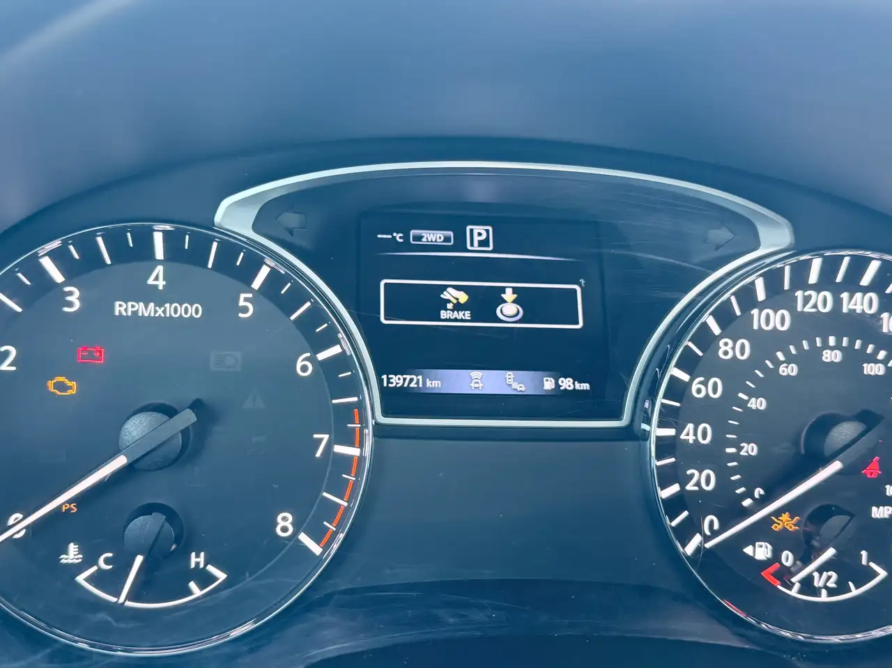 Nissan Pathfinder снимка Nissan Pathfinder