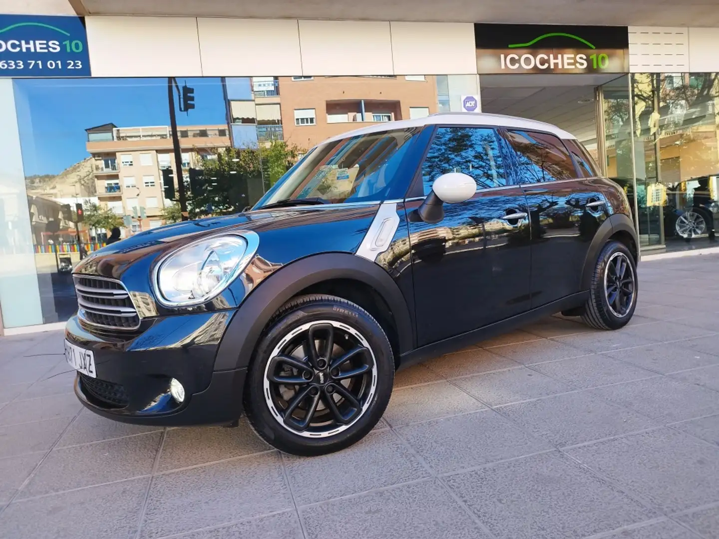 MINI Cooper Countryman D AUT. Schwarz - 1