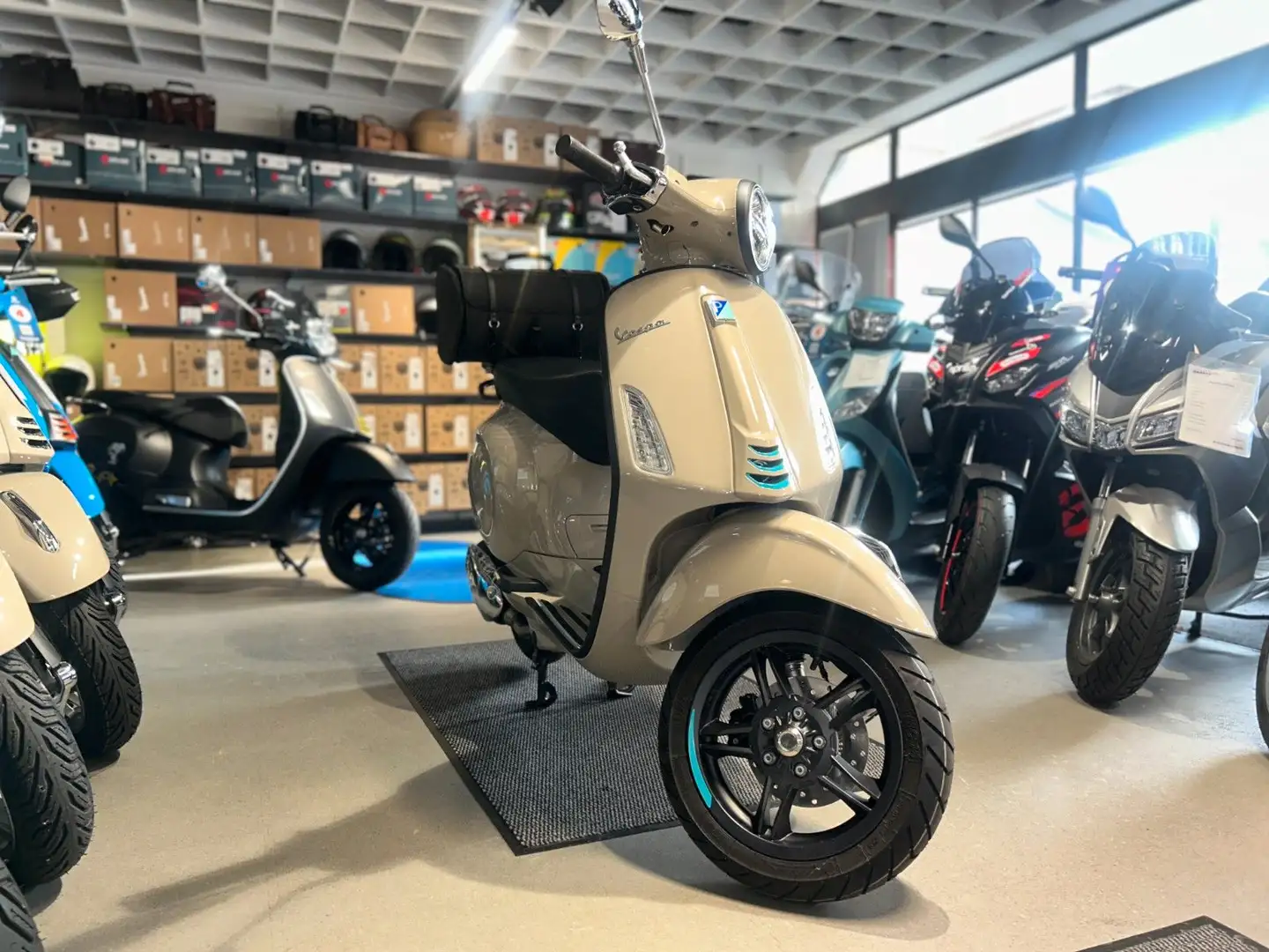 Vespa Primavera 125 Sport beige - Sonderpreis Beige - 1