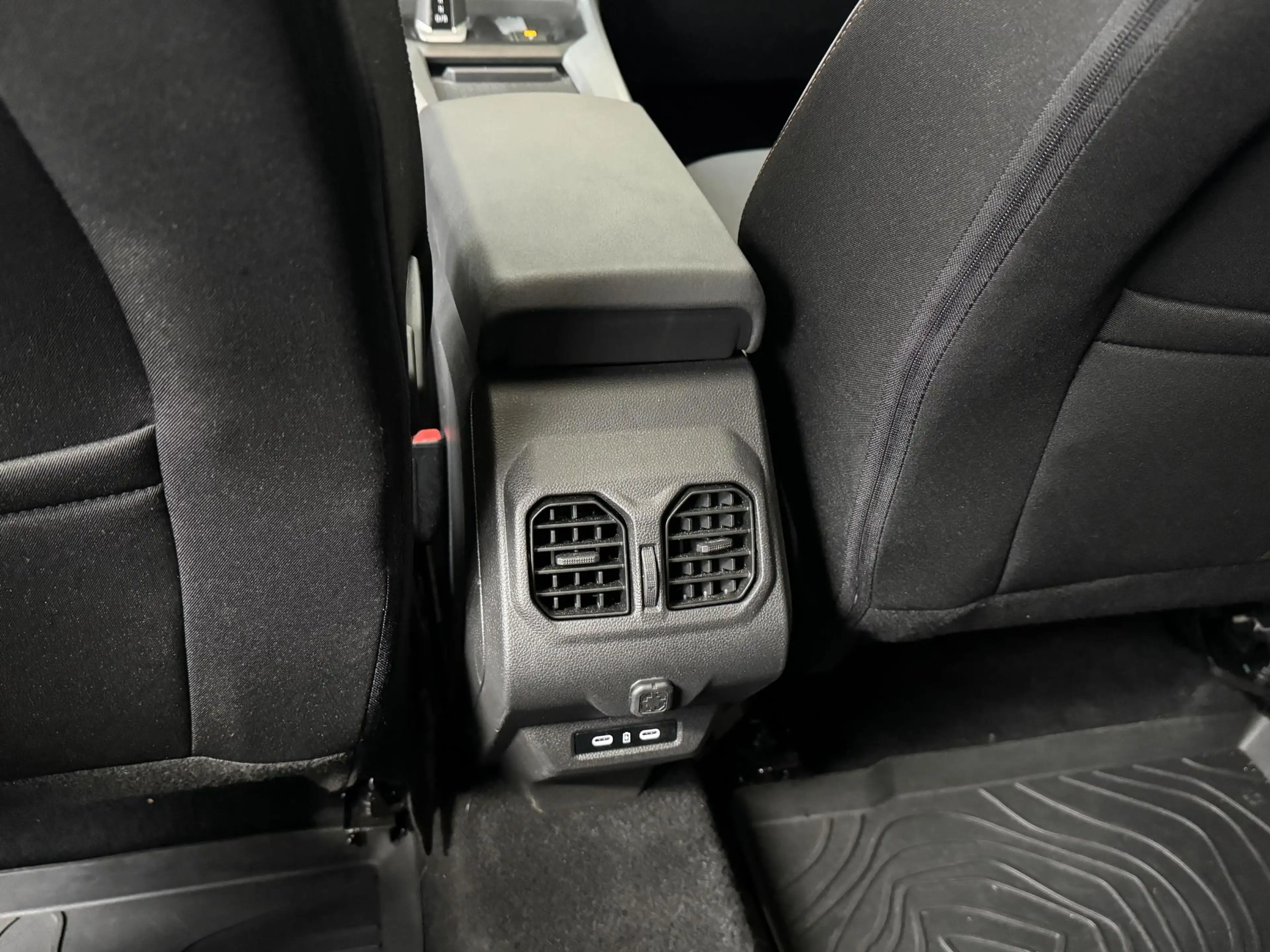 Dacia Bigster 1.8 Hybrid 155 Extreme | Panoramadak | Stoelverwar — photo 37