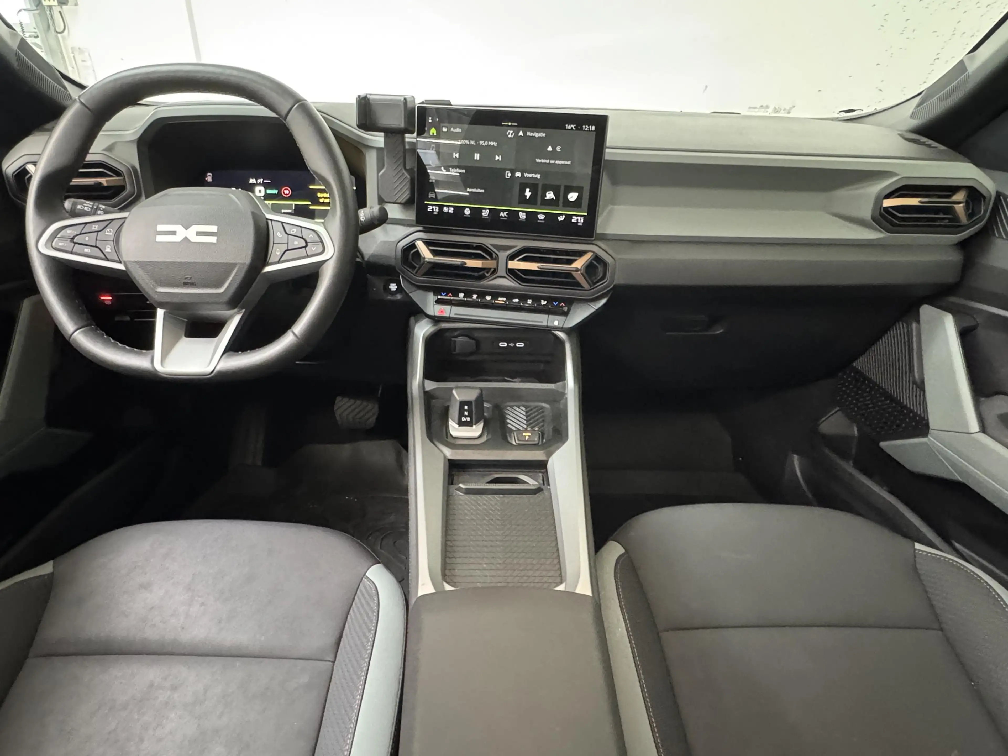 Dacia Bigster 1.8 Hybrid 155 Extreme | Panoramadak | Stoelverwar — photo 3