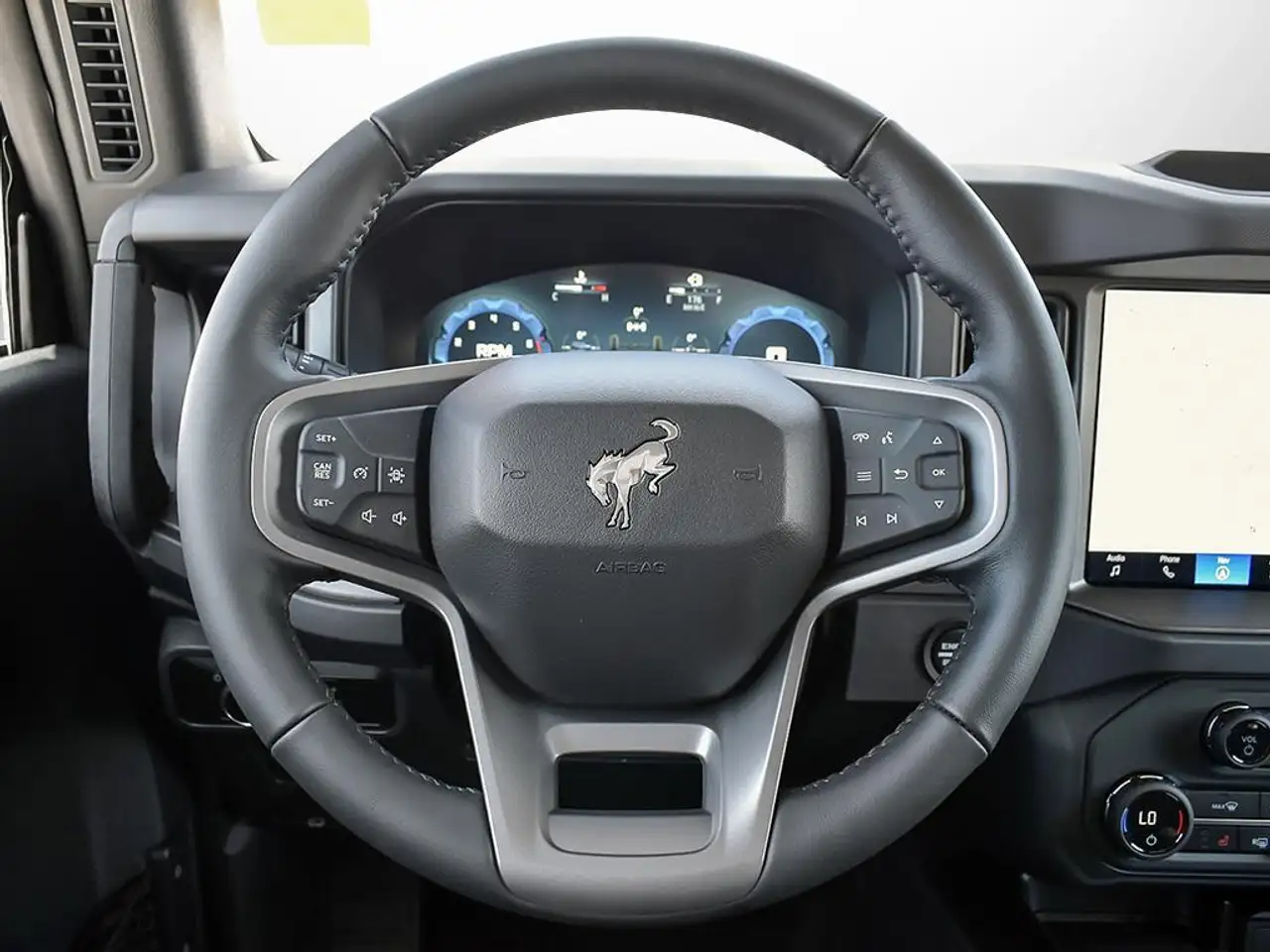 Ford Bronco снимка Ford Bronco