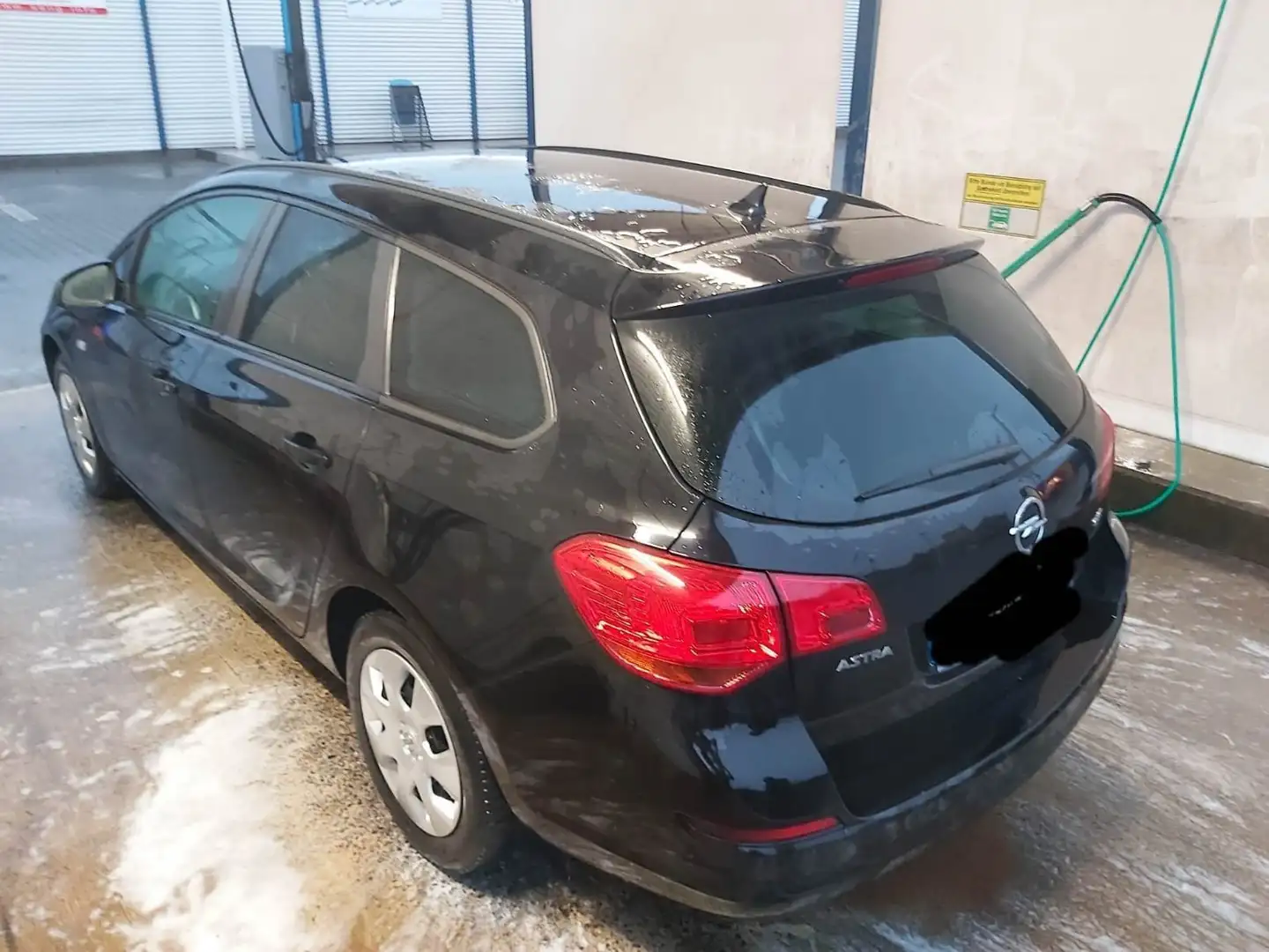 Opel Astra 1.6 TDI  Sport Schwarz - 2