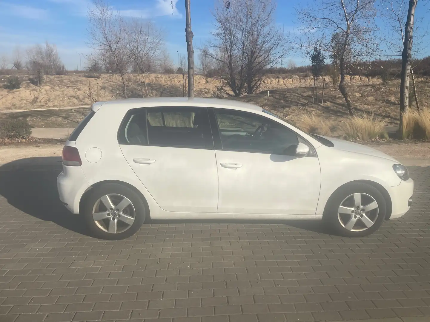 Volkswagen Golf 1.6TDI CR Rabbit 90 Blanco - 2