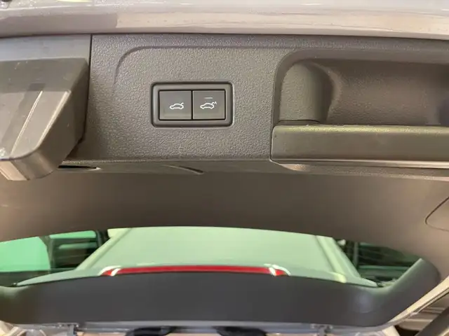 Volkswagen Passat view 8