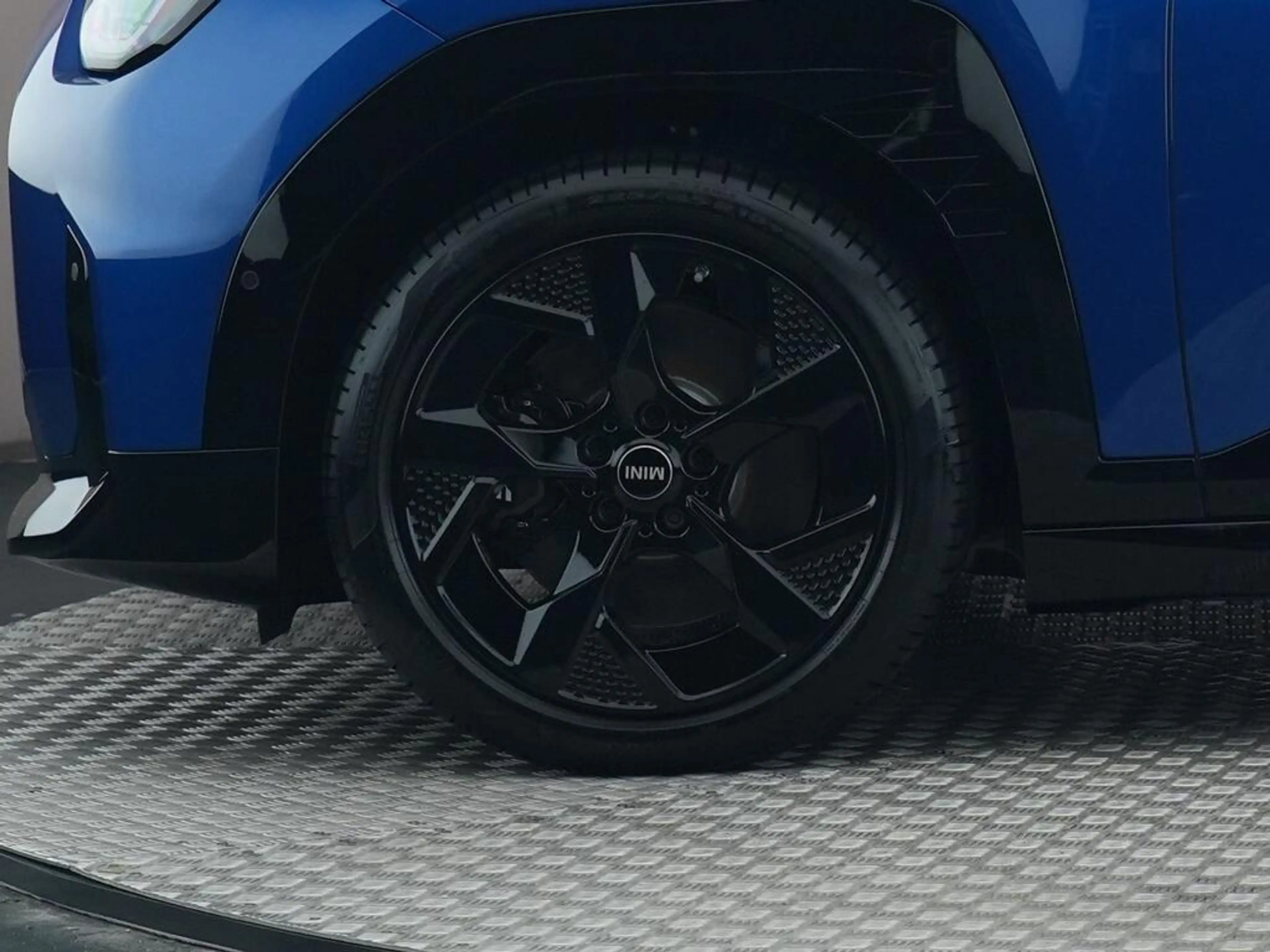 MINI Aceman SE John Cooper Works XL 54.2 kWh — photo 15