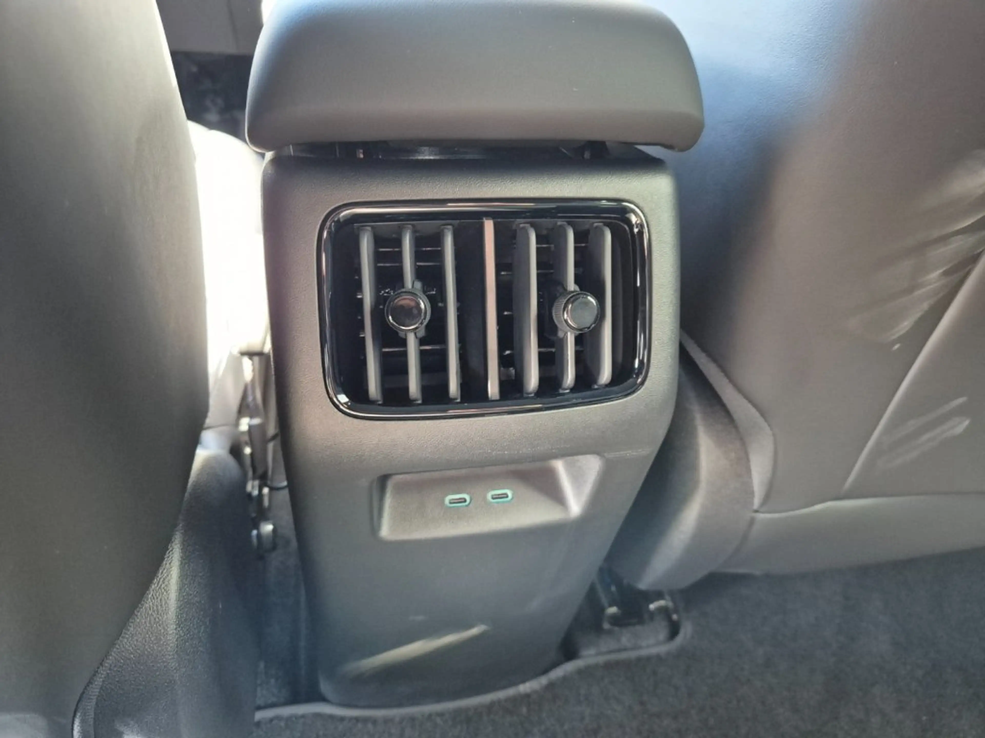 BYD Dolphin G DM-i Comfort — photo 15