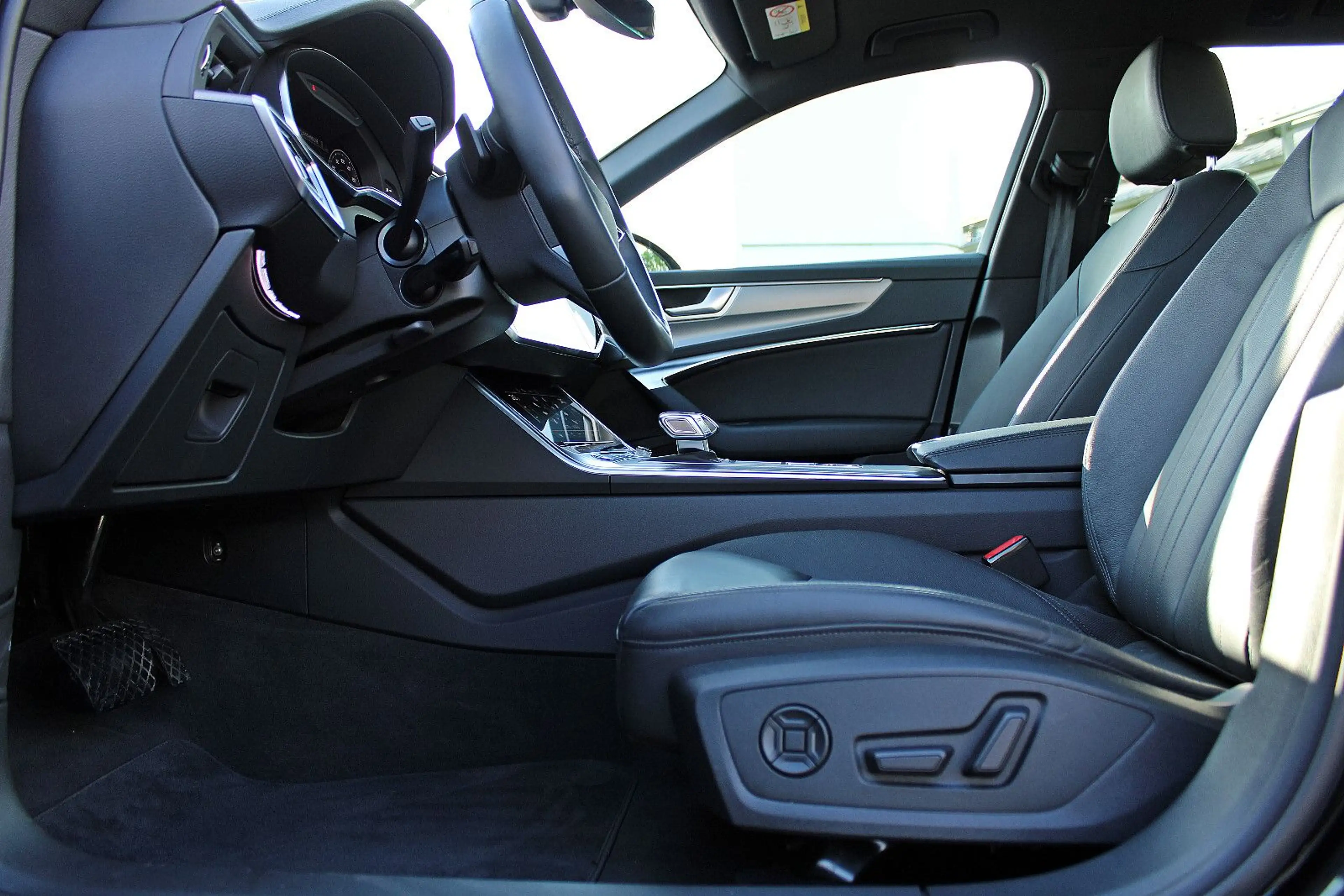 Audi A6 Avant 45TFSI qu. ACC PANO LEDER KAMERA MEMORY — photo 12
