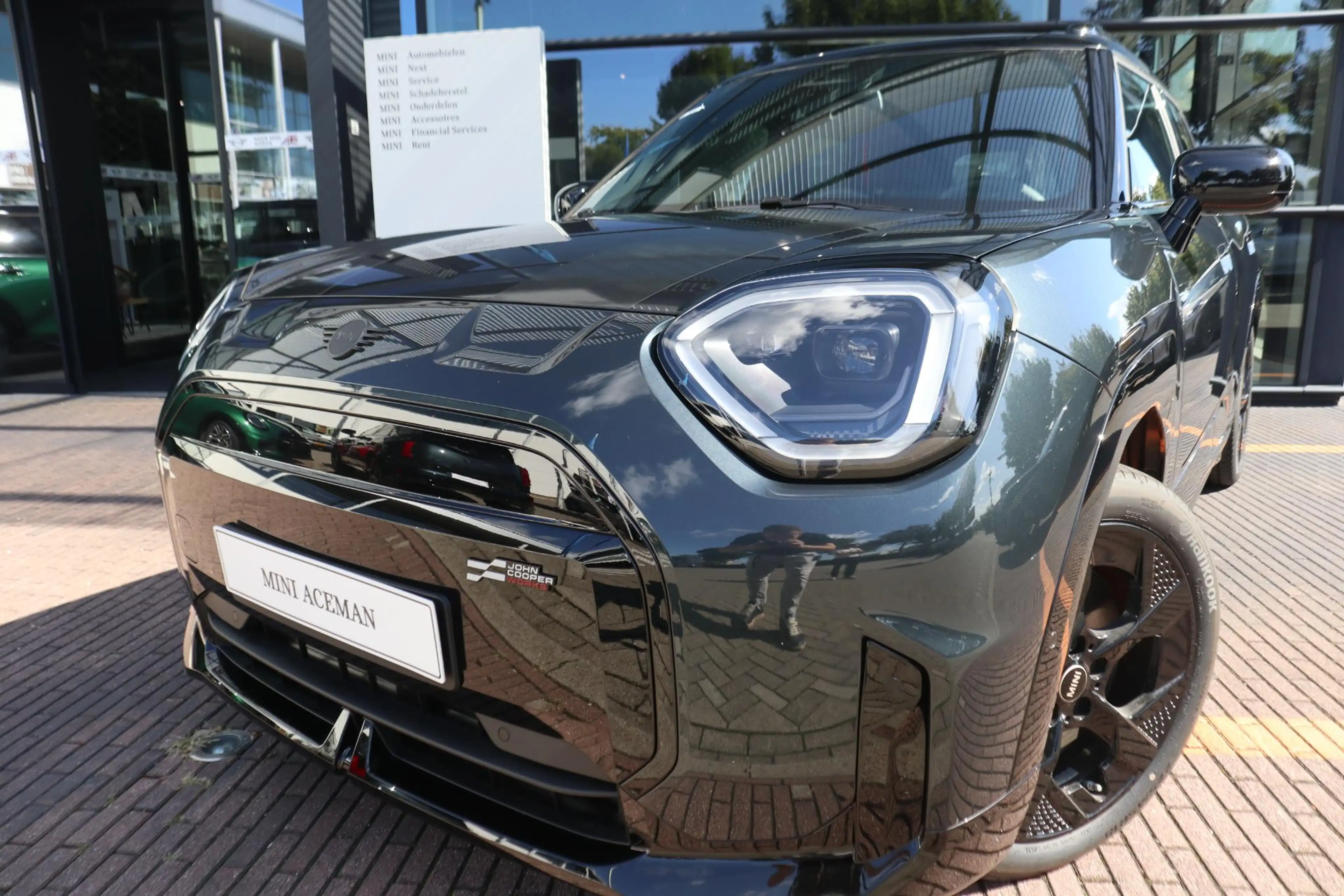 MINI Aceman SE | John Cooper Works Trim + Pakket M — photo 7