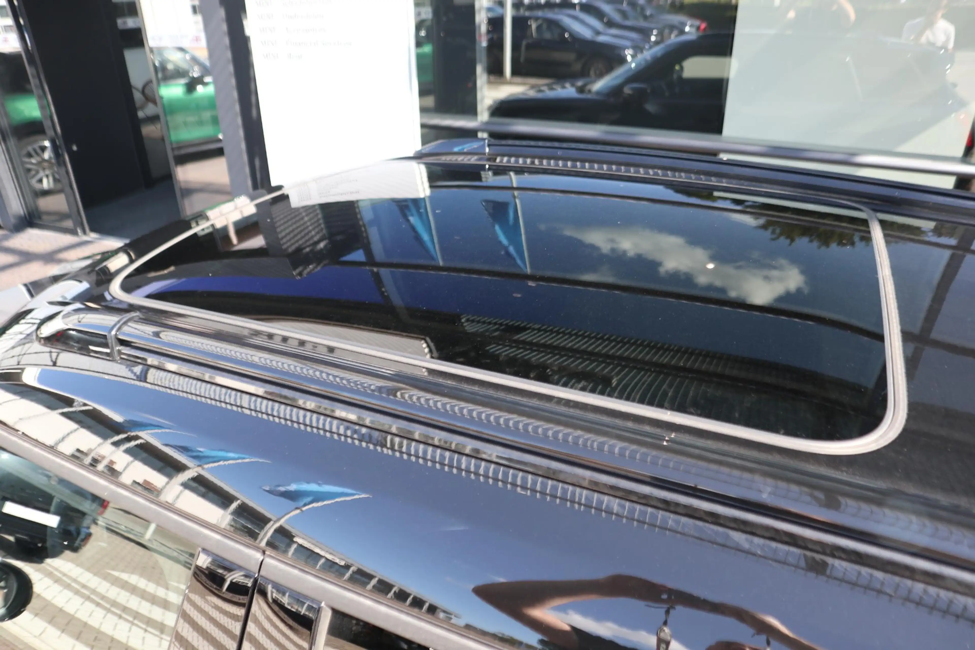 MINI Aceman SE | John Cooper Works Trim + Pakket M — photo 9