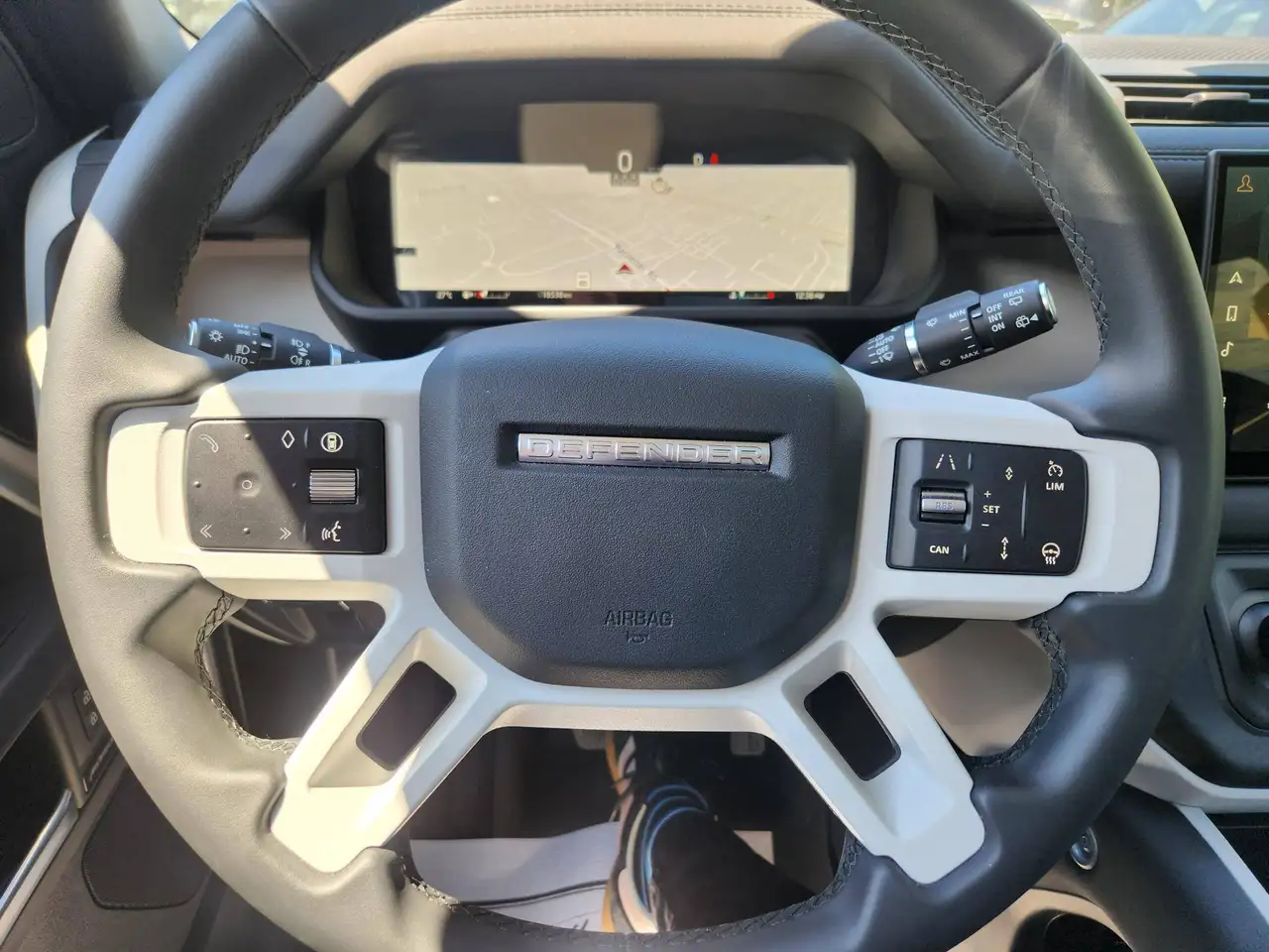 Land Rover Defender photo Land Rover Defender