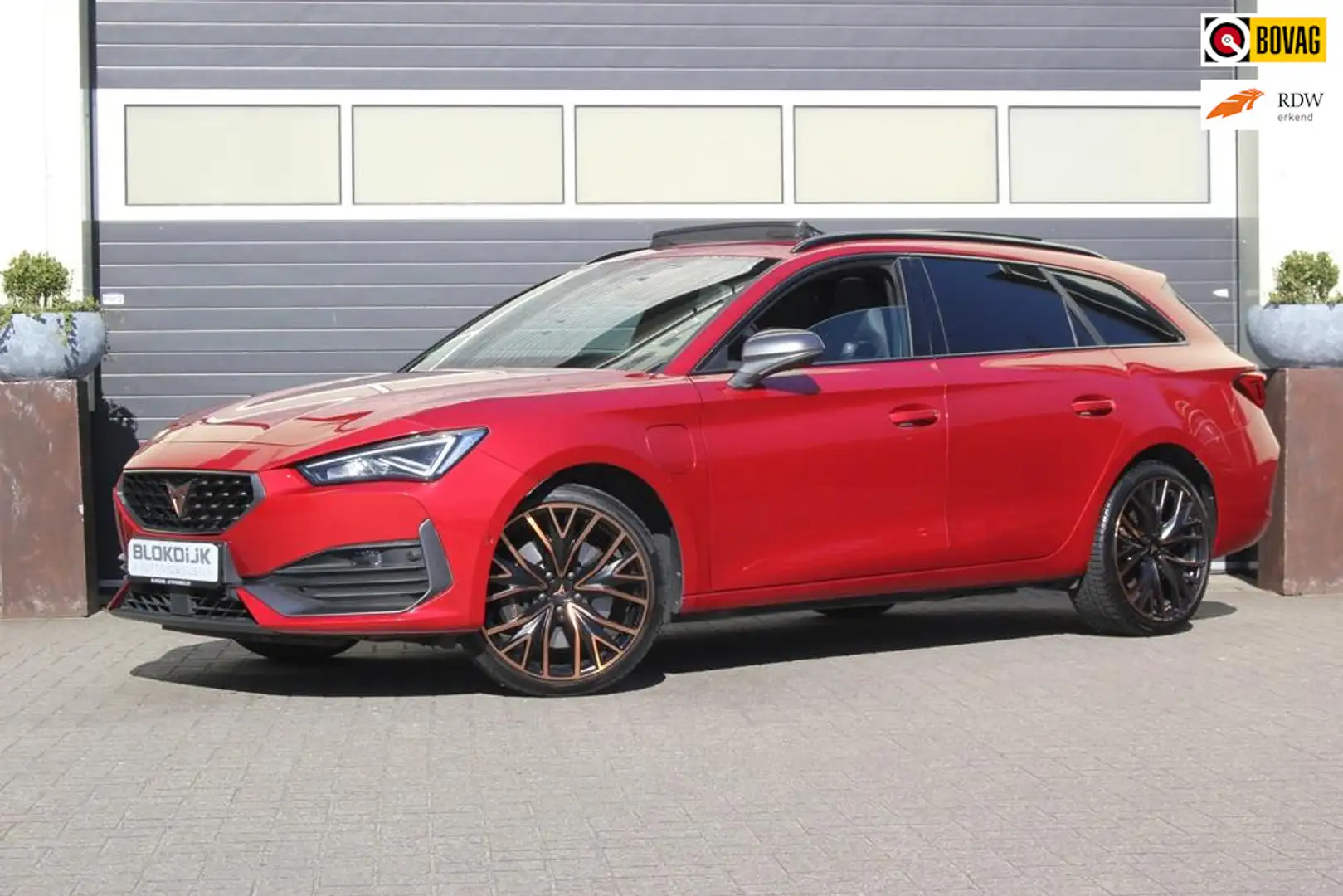 CUPRA Leon Sportstourer 1.4 e-Hybrid VZ Performance | Panoram Rood - 1