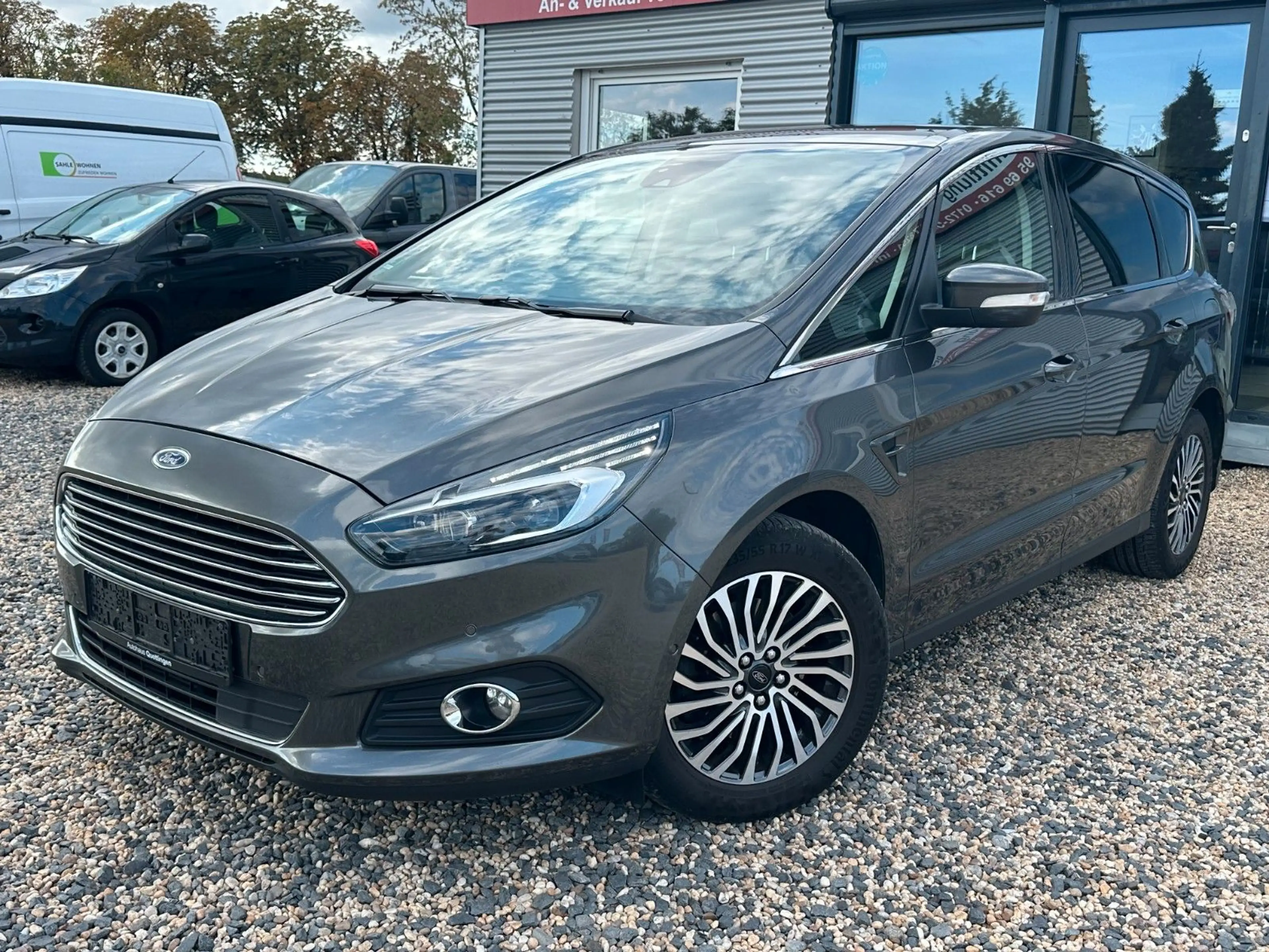 Ford S-Max Titanium/2.HD./AUTOM./AHK./TEMPO./NAVI./