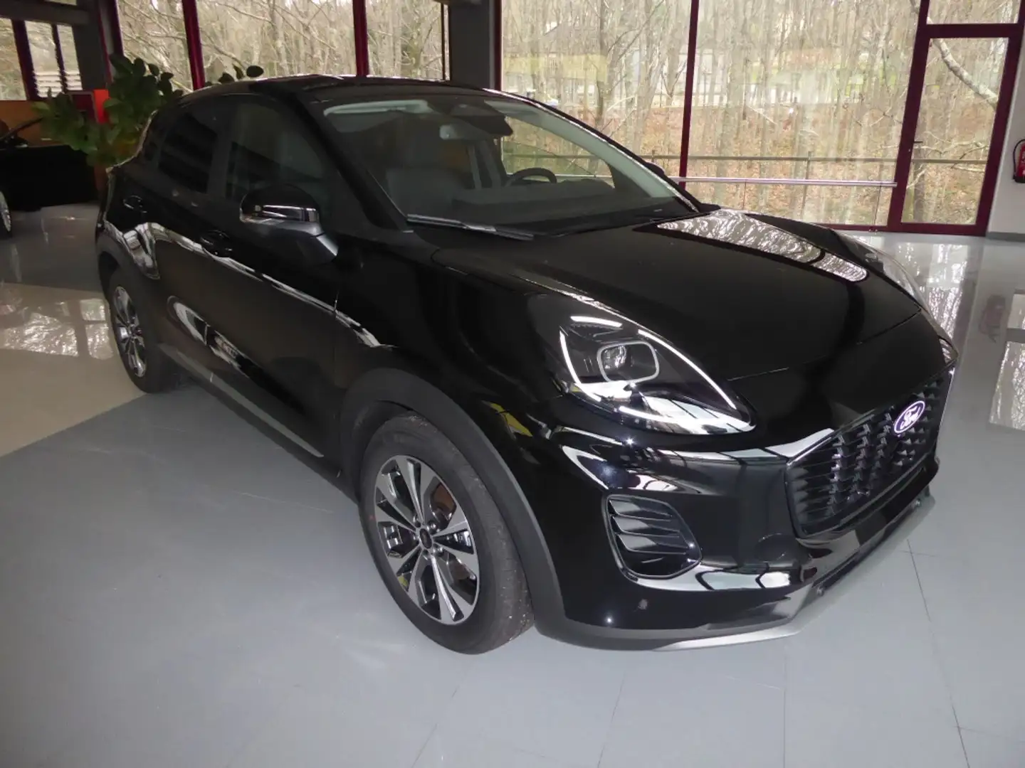 Ford Puma 1.0 EcoBoost MHEV Titanium 125 Schwarz - 1