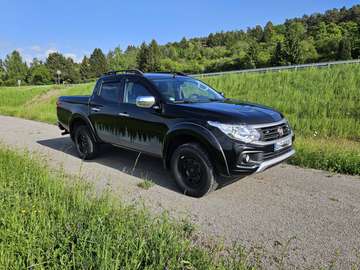 Fullback 4WD DC Autm. Platinum LX