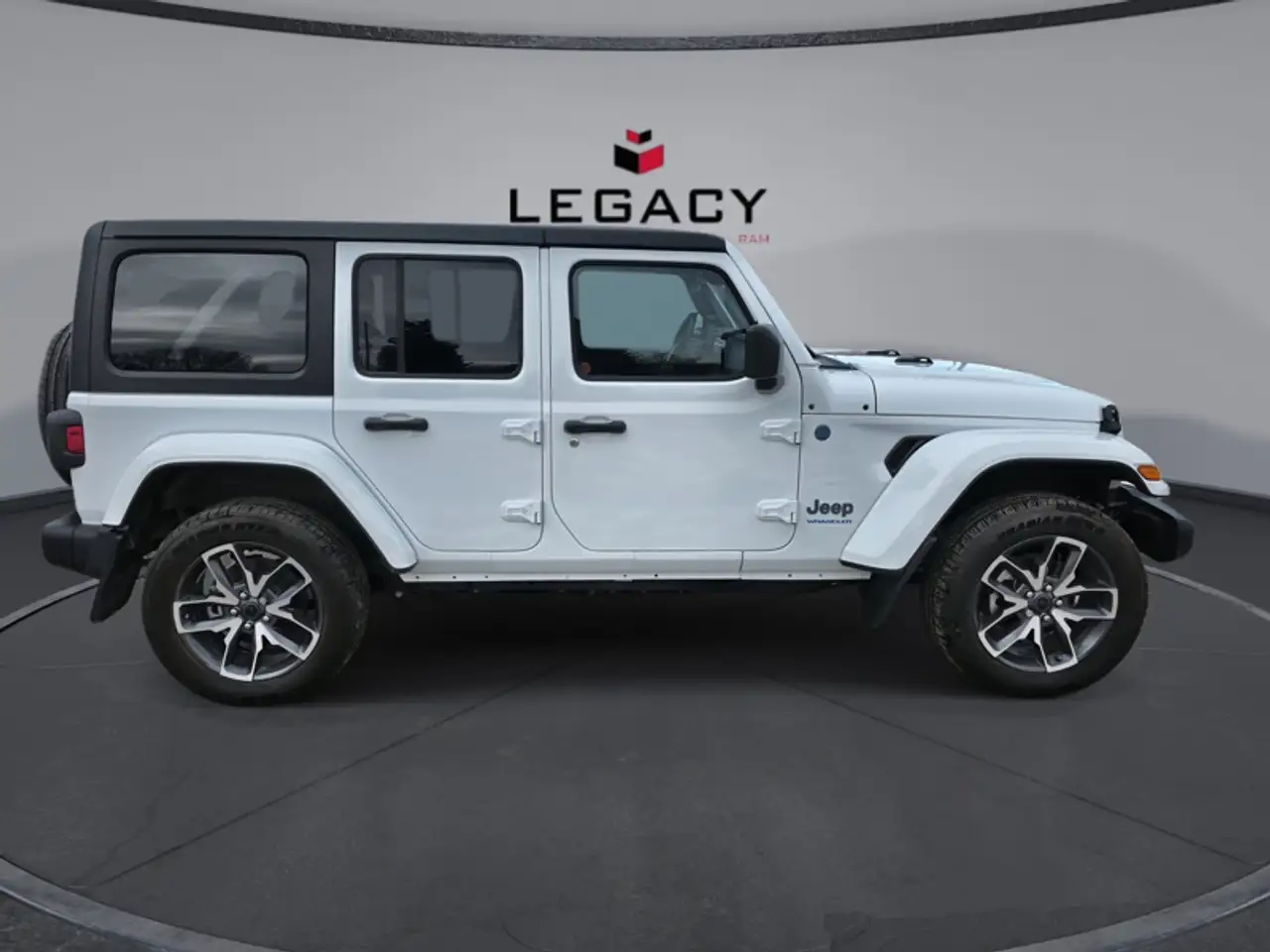 Jeep Wrangler снимка Jeep Wrangler