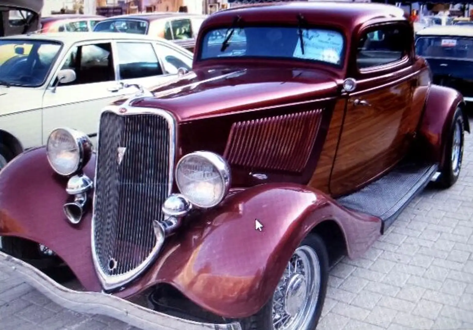 Ford Ford 48 Tudor V8 Burdeos - 1
