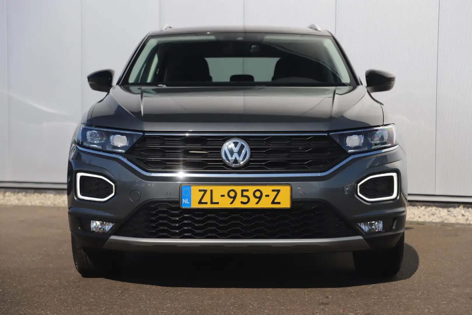 Volkswagen T-Roc 1.0 TSI Sport Virtual 17 inch Keyless Navigatie Ac Grijs - 2
