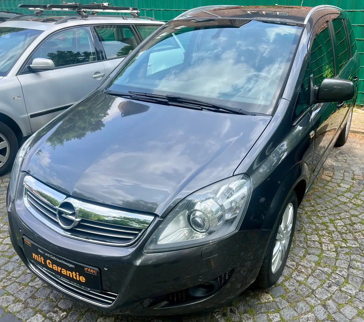 Opel Zafira 1.8 Family Plus*GARANTIE*XEN/PDC/AHK/7SITZ/1.HAND Grey - 1