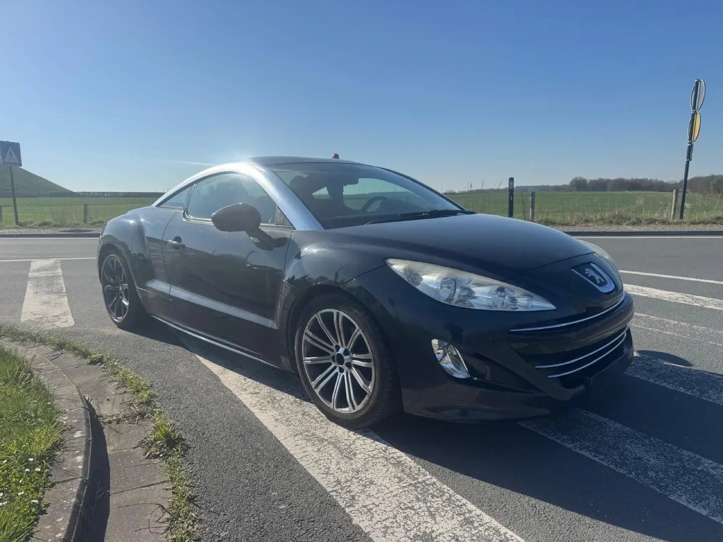 Peugeot RCZ 1.6 155 THP crna - 2