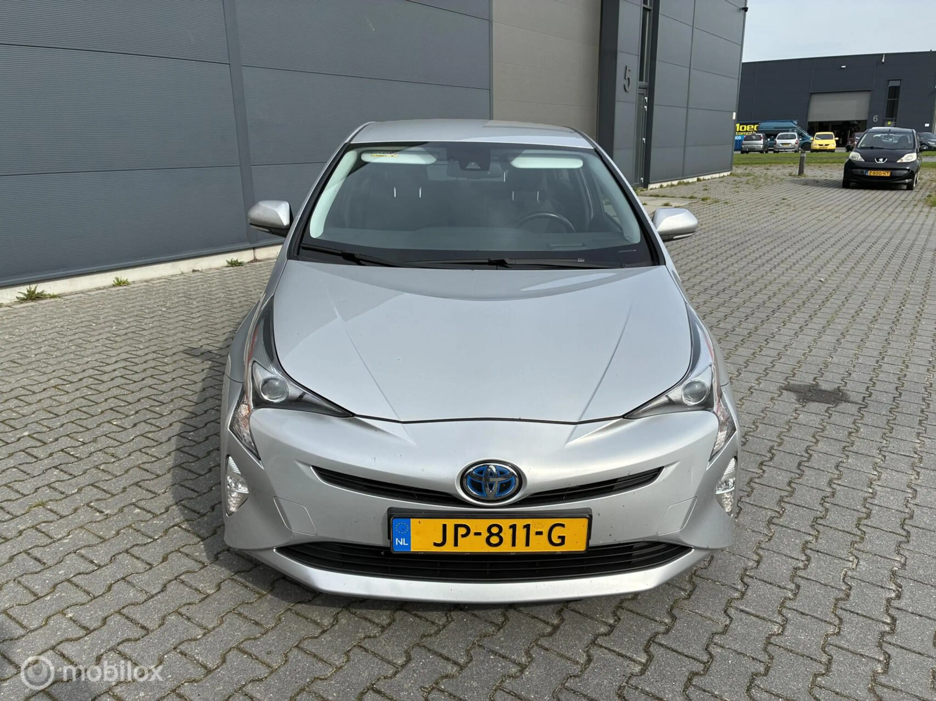 Toyota Prius 1.8 Dynamic | Hybrid | HUD | Navigatie | Lane Keep — photo 15