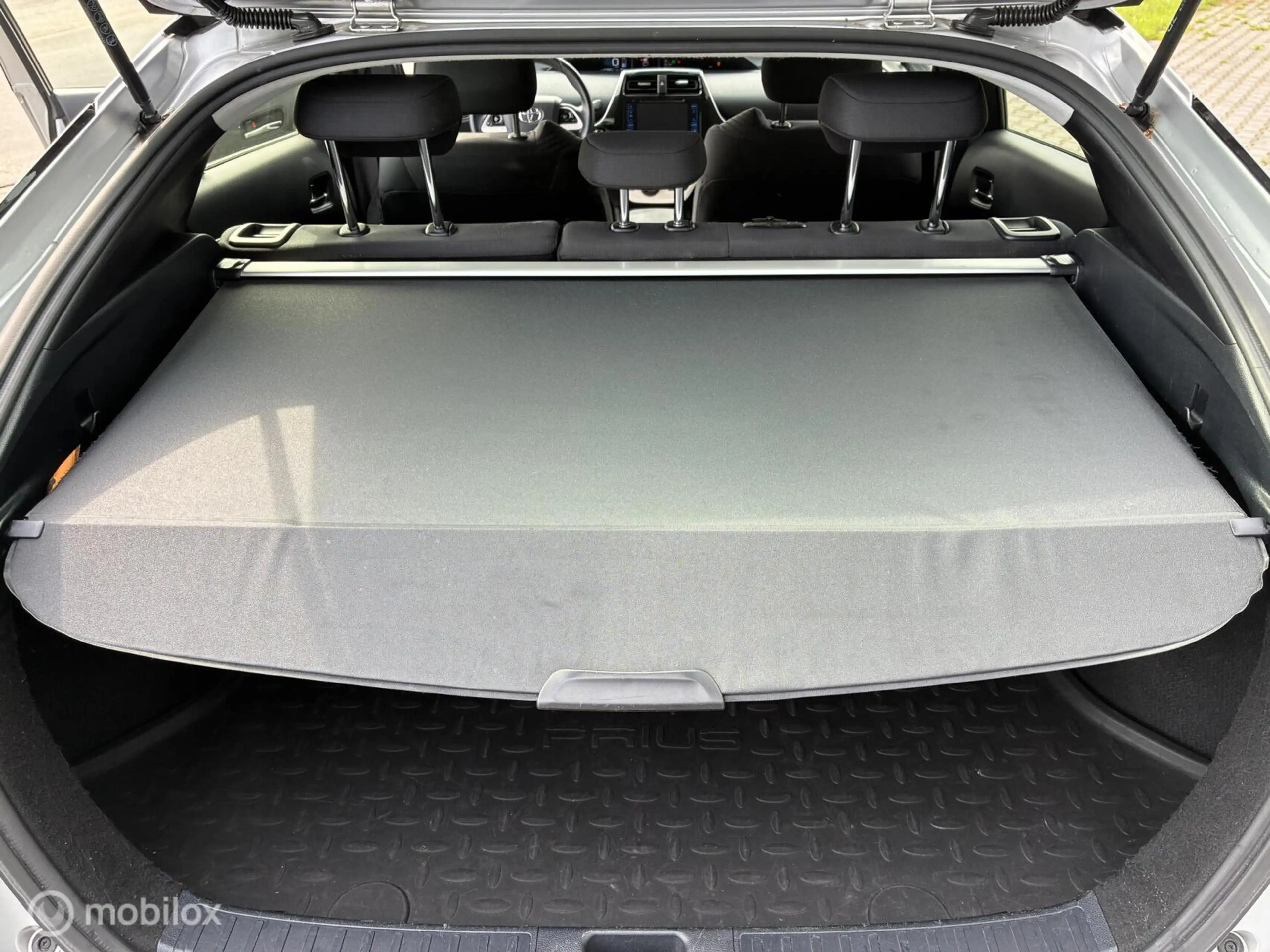 Toyota Prius 1.8 Dynamic | Hybrid | HUD | Navigatie | Lane Keep — photo 22