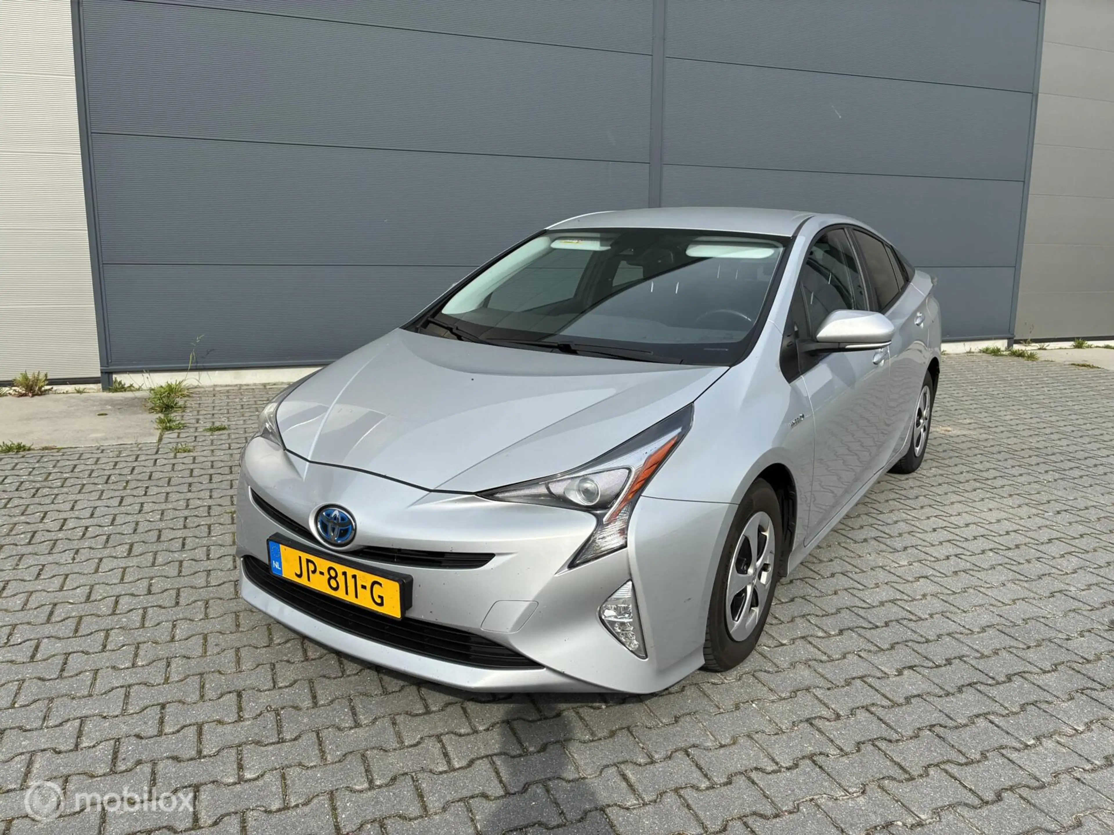 Toyota Prius 1.8 Dynamic | Hybrid | HUD | Navigatie | Lane Keep — photo 4