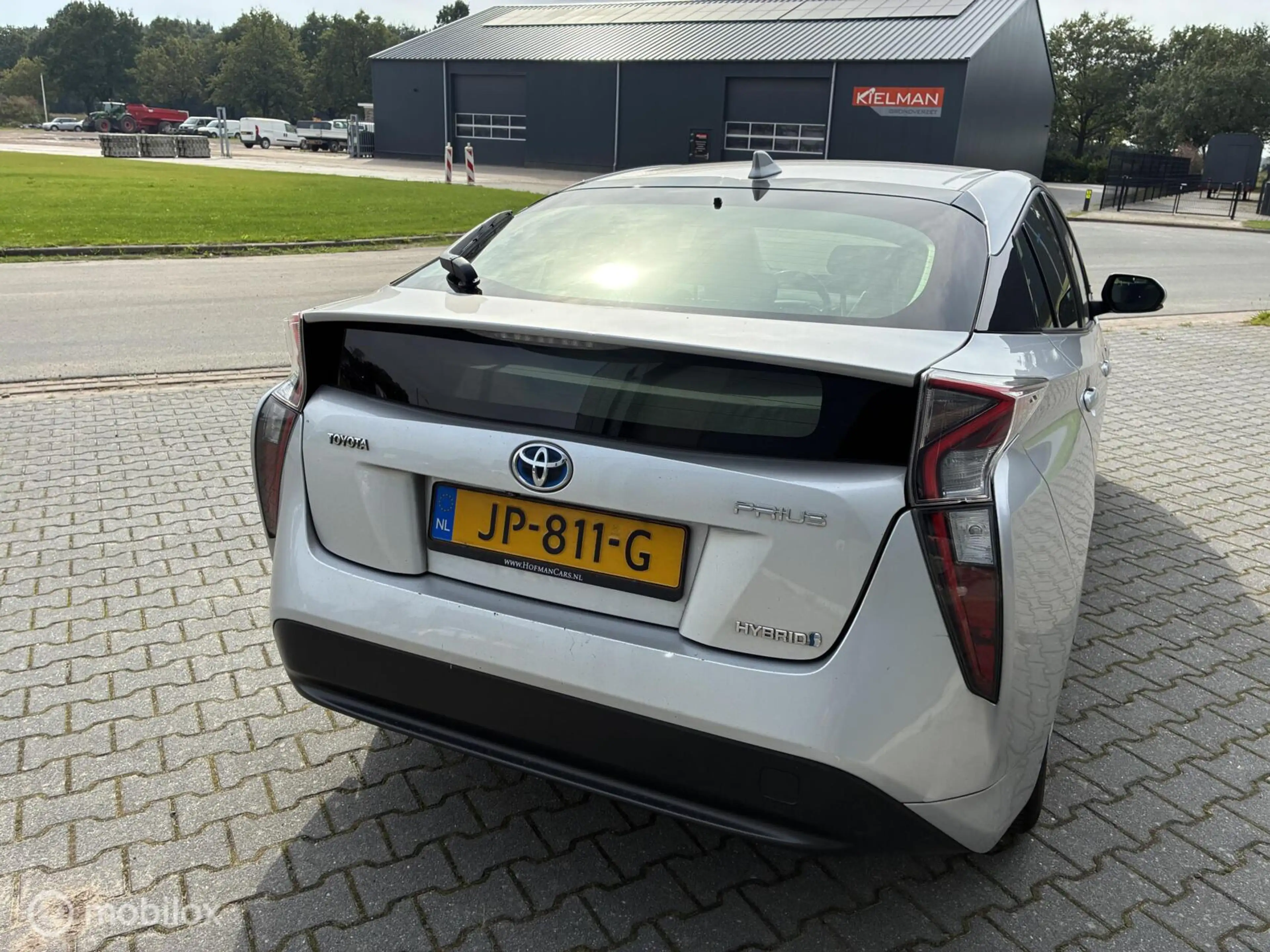 Toyota Prius 1.8 Dynamic | Hybrid | HUD | Navigatie | Lane Keep — photo 9