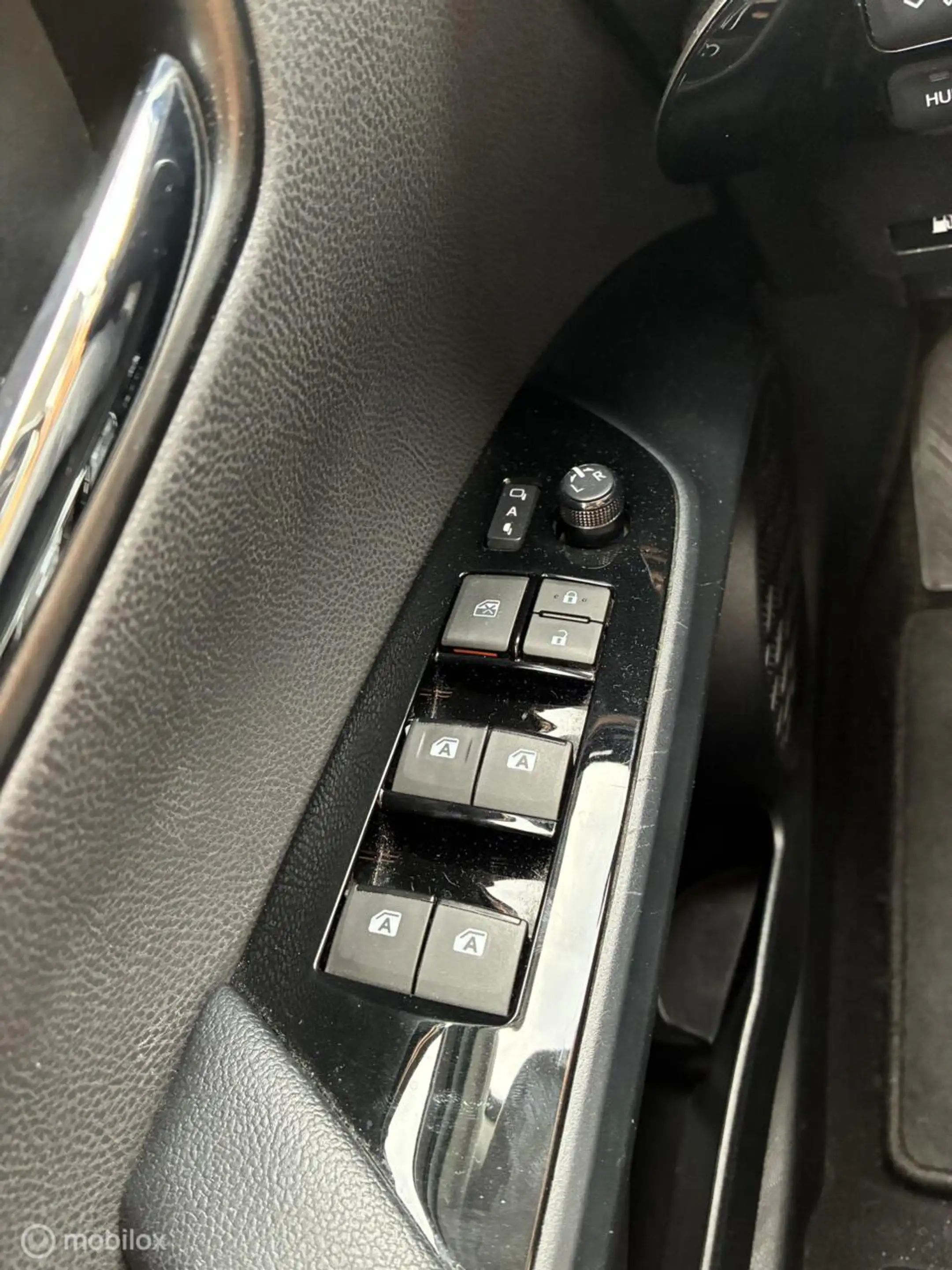 Toyota Prius 1.8 Dynamic | Hybrid | HUD | Navigatie | Lane Keep — photo 27