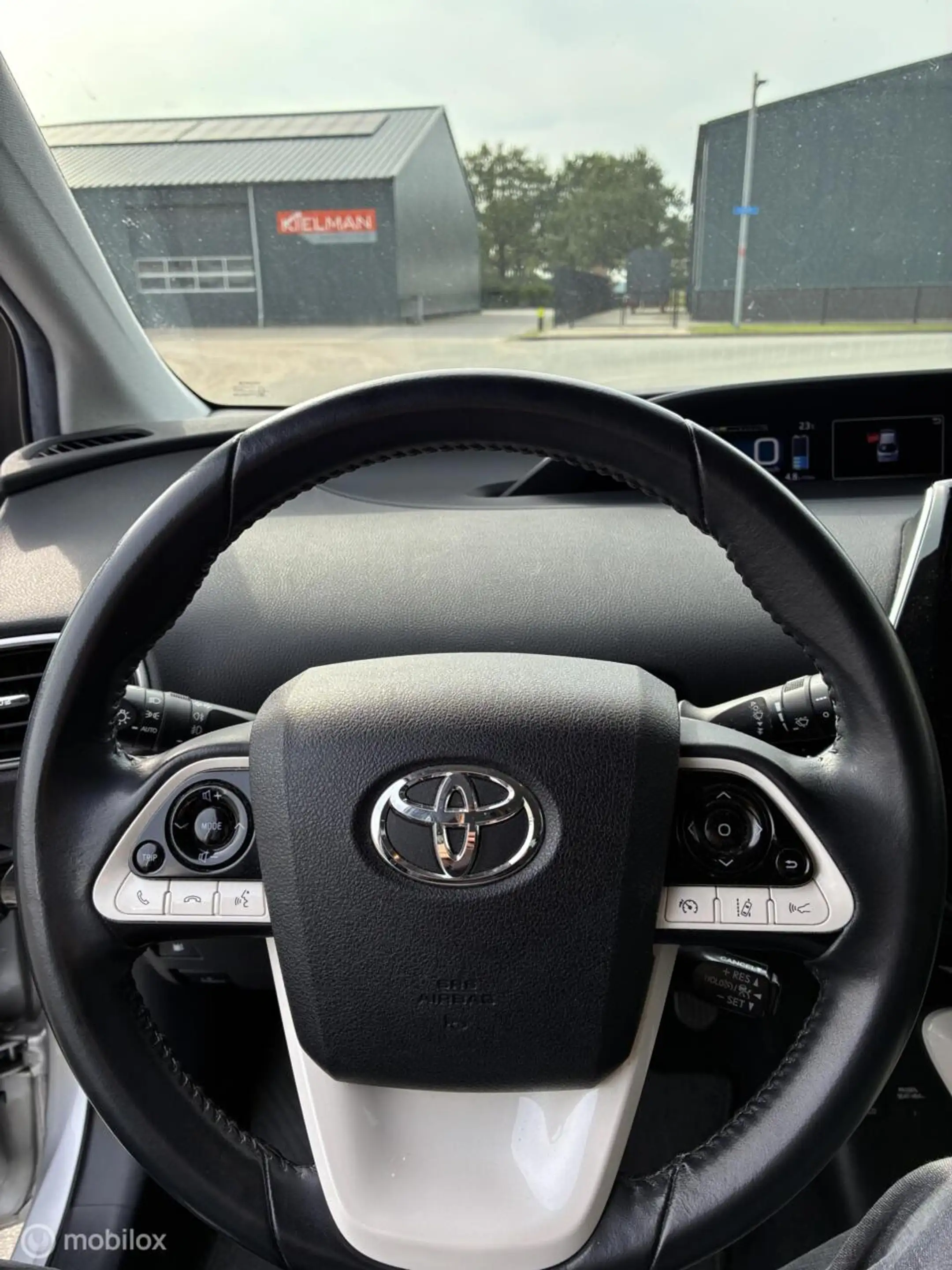 Toyota Prius 1.8 Dynamic | Hybrid | HUD | Navigatie | Lane Keep — photo 21