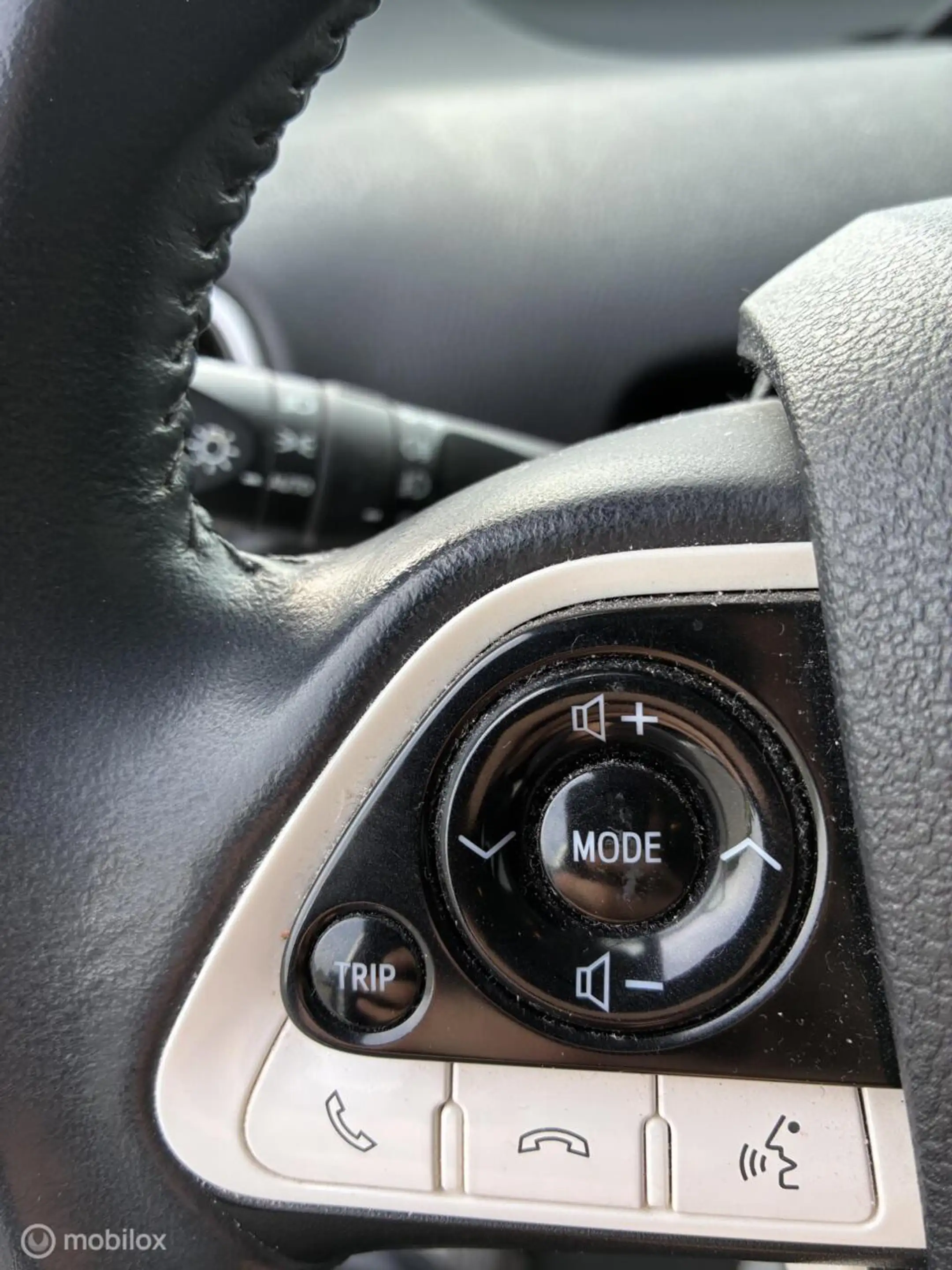 Toyota Prius 1.8 Dynamic | Hybrid | HUD | Navigatie | Lane Keep — photo 23