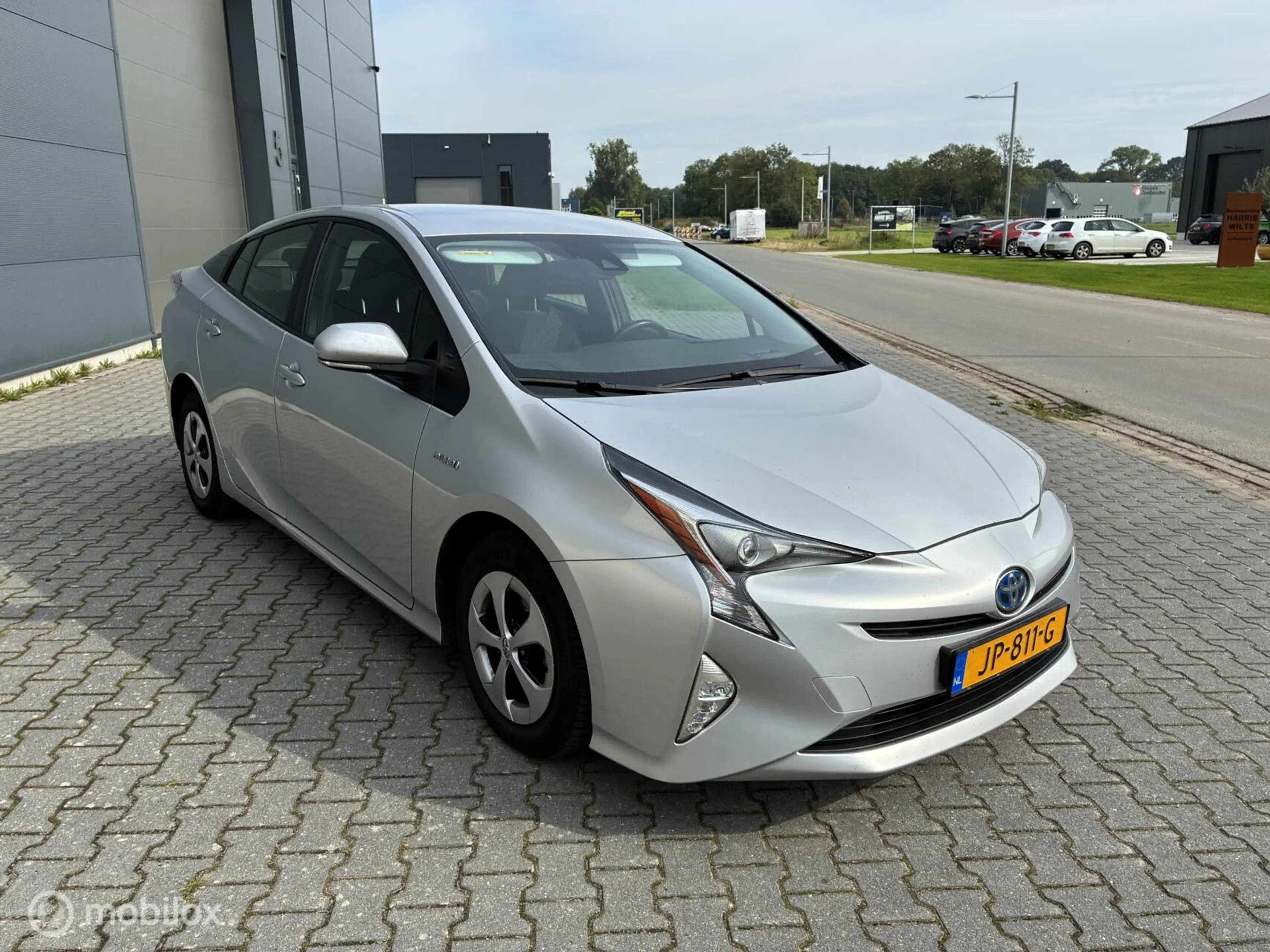 Toyota Prius 1.8 Dynamic | Hybrid | HUD | Navigatie | Lane Keep — photo 16