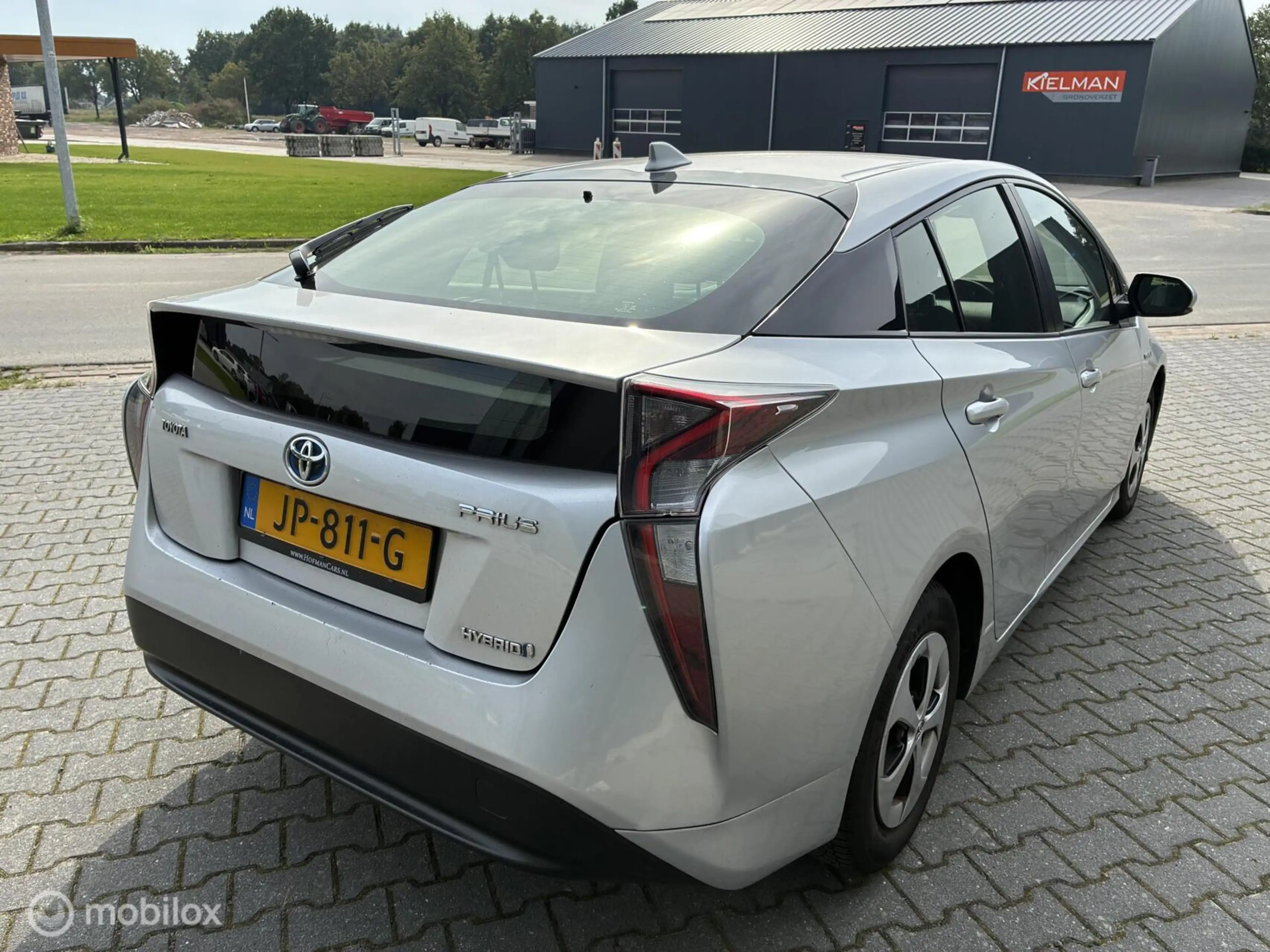 Toyota Prius 1.8 Dynamic | Hybrid | HUD | Navigatie | Lane Keep — photo 8