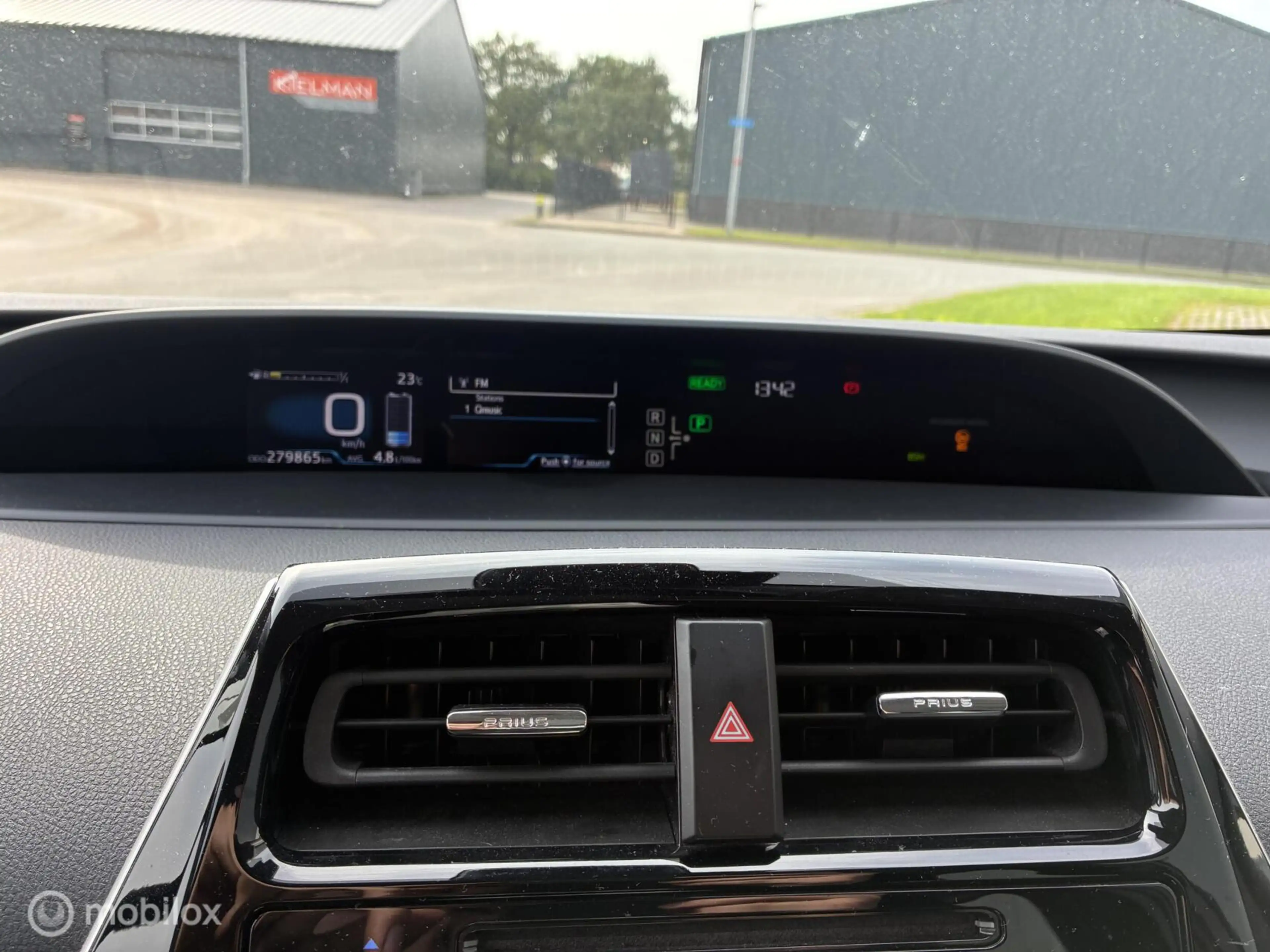 Toyota Prius 1.8 Dynamic | Hybrid | HUD | Navigatie | Lane Keep — photo 26