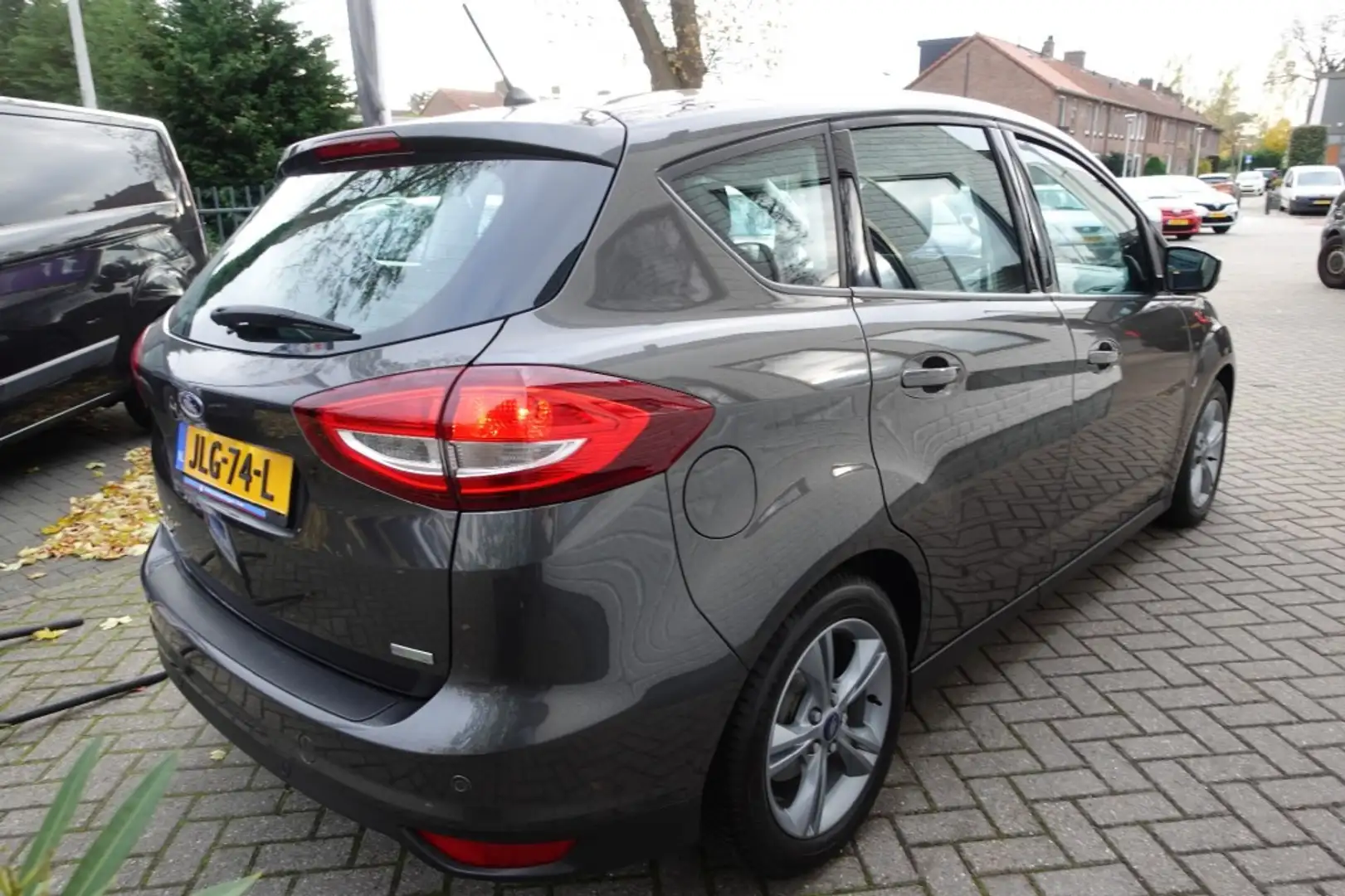 Ford Focus C-Max 125 pk Trend Plus Clima Pdc Navi 69000 km ! Grijs - 2