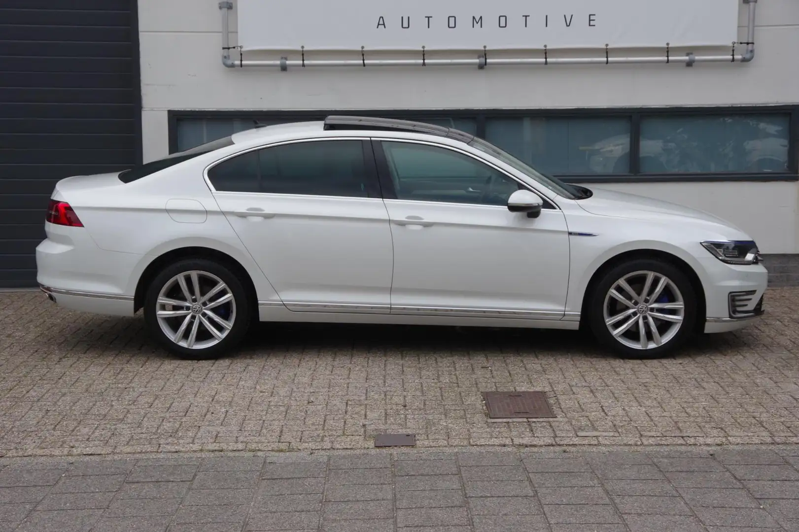 Volkswagen Passat 1.4 TSI GTE Highline Wit - 2