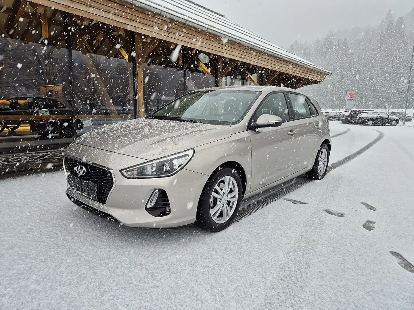 Hyundai i30 1,6 CRDi Edition 25 Start/Stopp Beige - 1