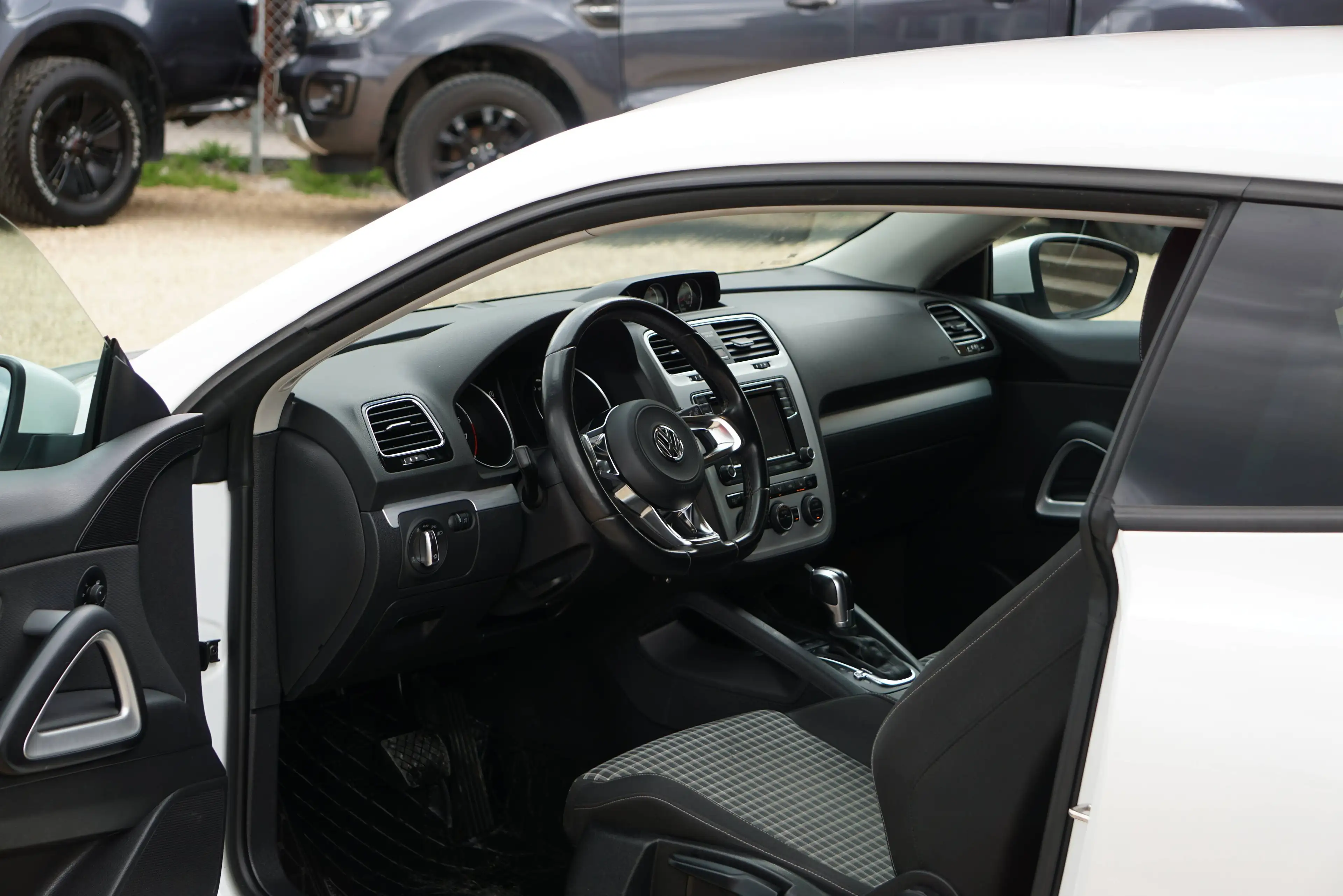Volkswagen Scirocco 2.0 TSI DSG6 BI-XENON PDC CLIMTRONIC CARNET COMPLET — photo 7