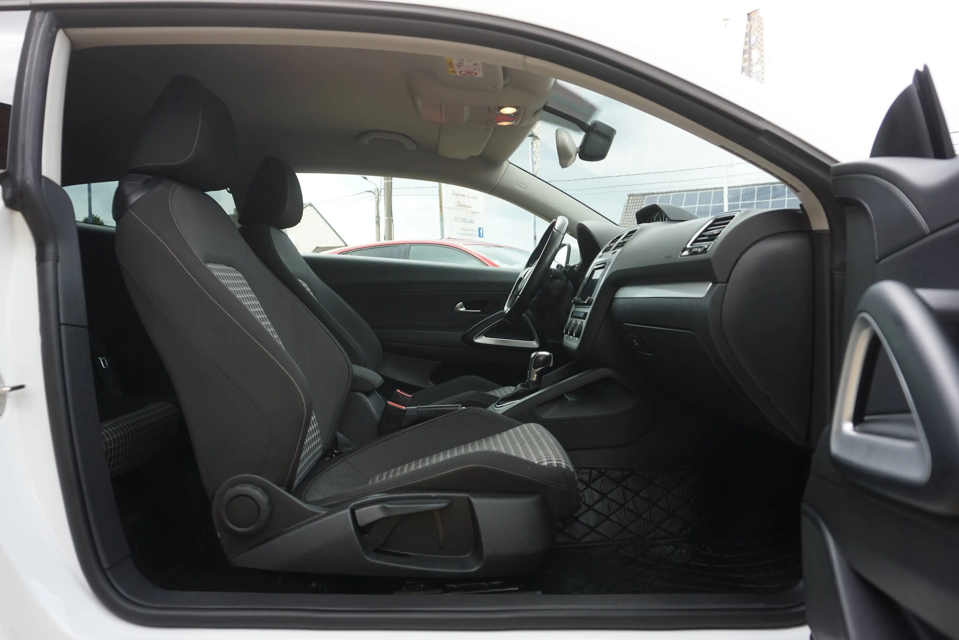 Volkswagen Scirocco 2.0 TSI DSG6 BI-XENON PDC CLIMTRONIC CARNET COMPLET — photo 13