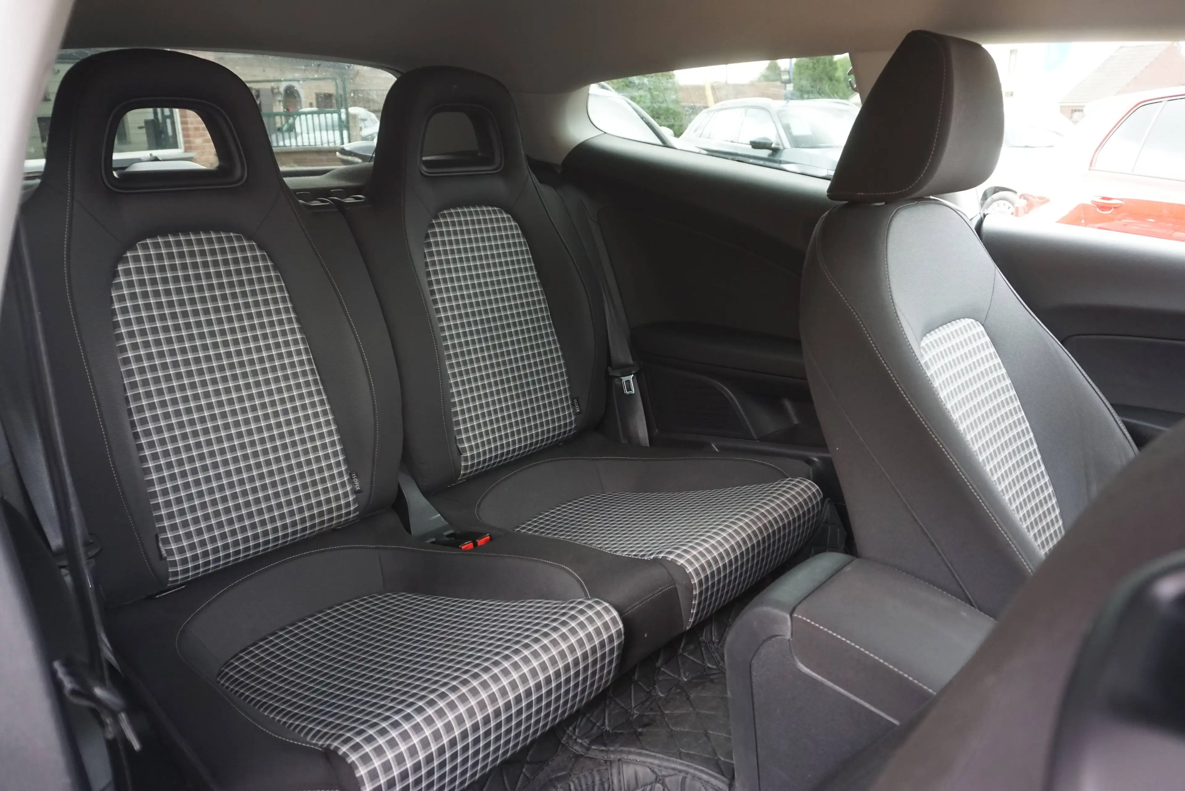 Volkswagen Scirocco 2.0 TSI DSG6 BI-XENON PDC CLIMTRONIC CARNET COMPLET — photo 15