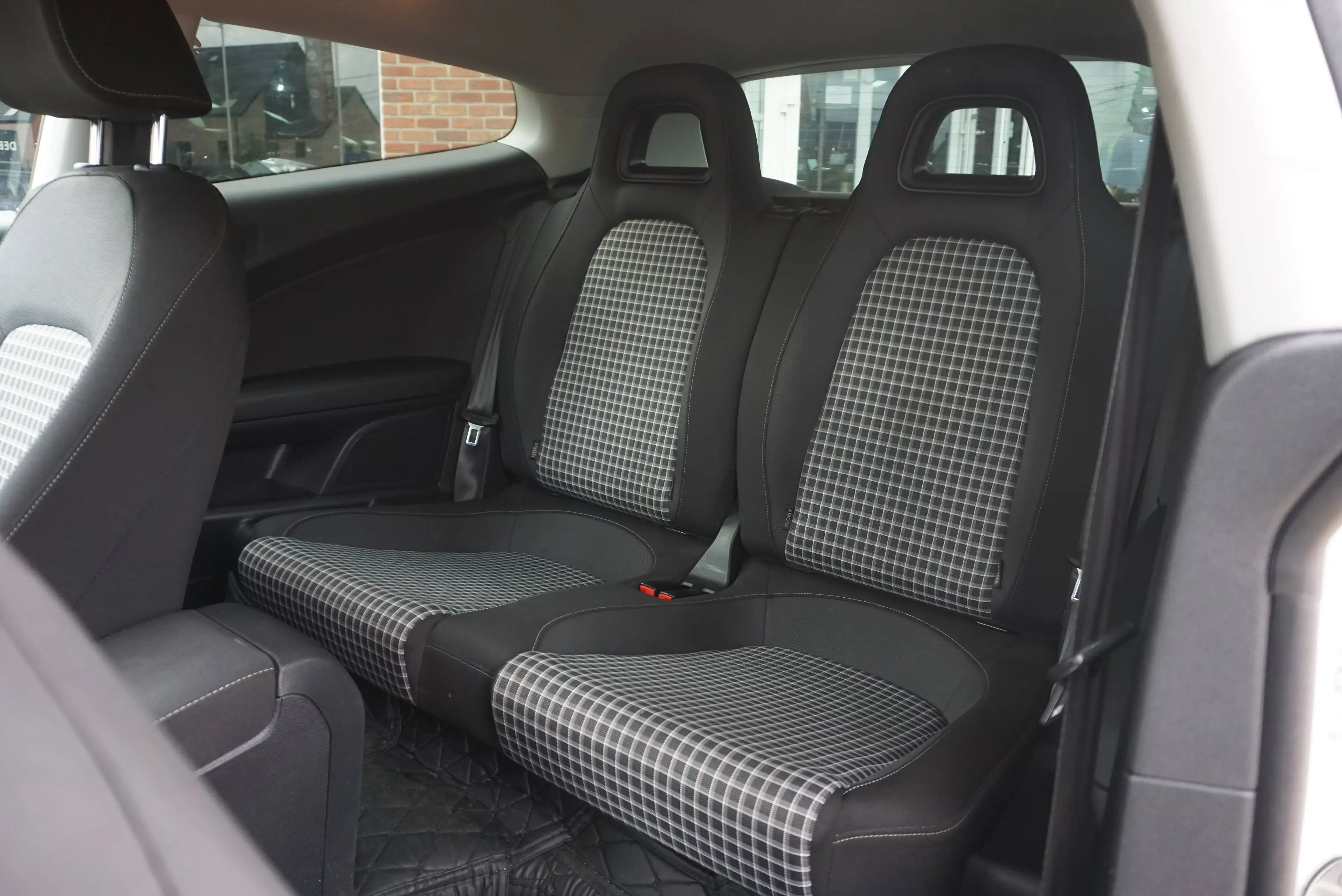 Volkswagen Scirocco 2.0 TSI DSG6 BI-XENON PDC CLIMTRONIC CARNET COMPLET — photo 11
