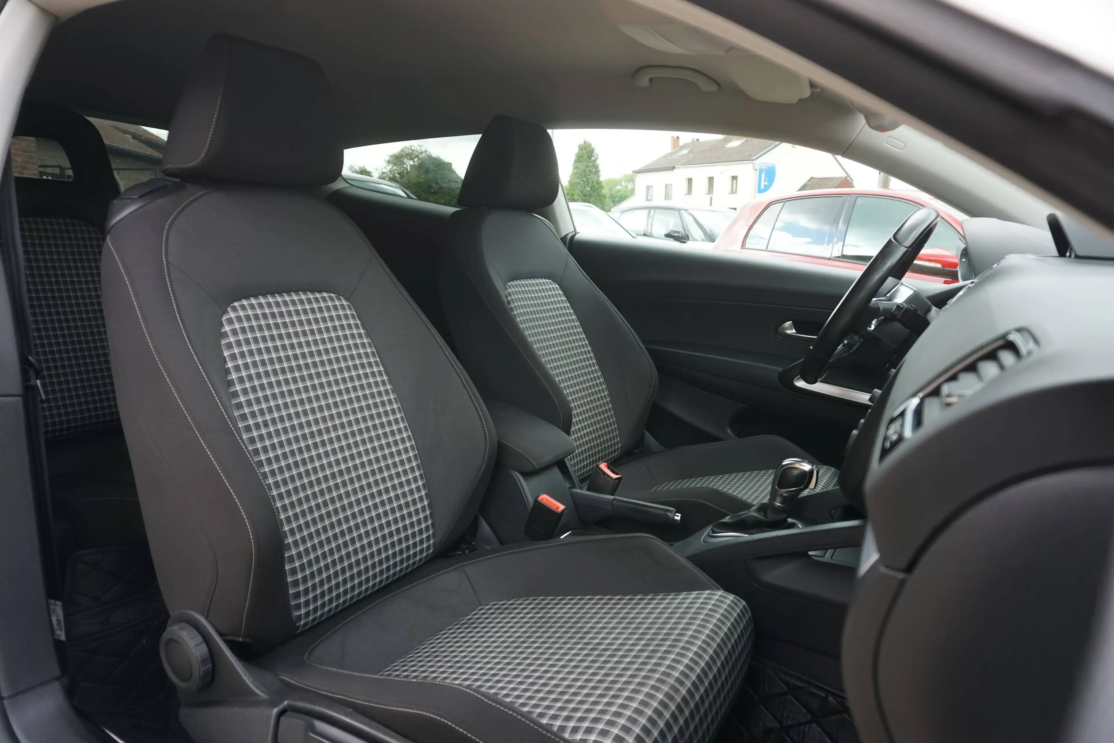 Volkswagen Scirocco 2.0 TSI DSG6 BI-XENON PDC CLIMTRONIC CARNET COMPLET — photo 14