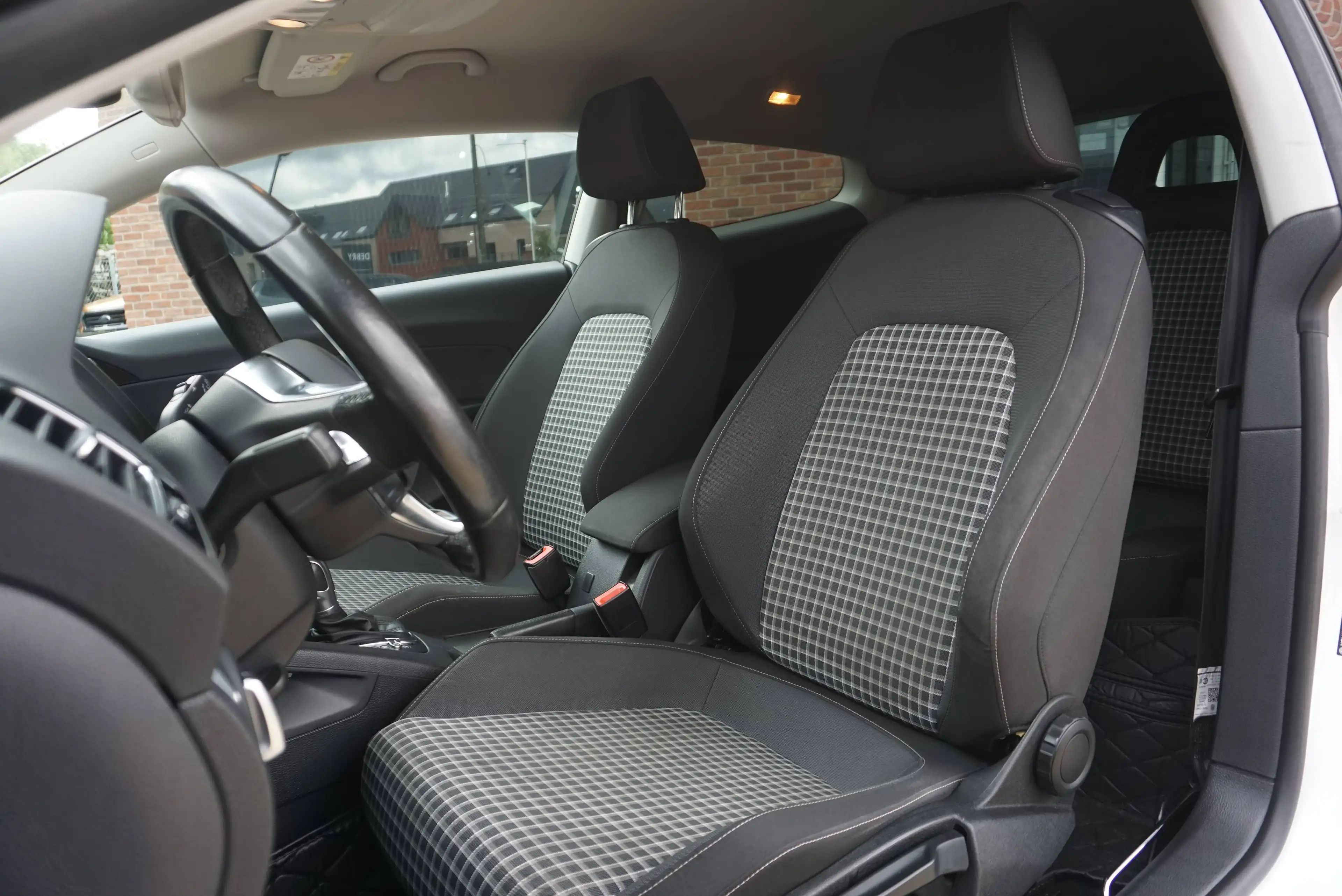Volkswagen Scirocco 2.0 TSI DSG6 BI-XENON PDC CLIMTRONIC CARNET COMPLET — photo 8