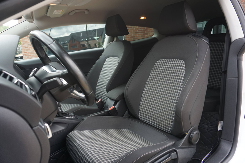 Volkswagen Scirocco 2.0 TSI DSG6 BI-XENON PDC CLIMTRONIC CARNET COMPLET — photo 8